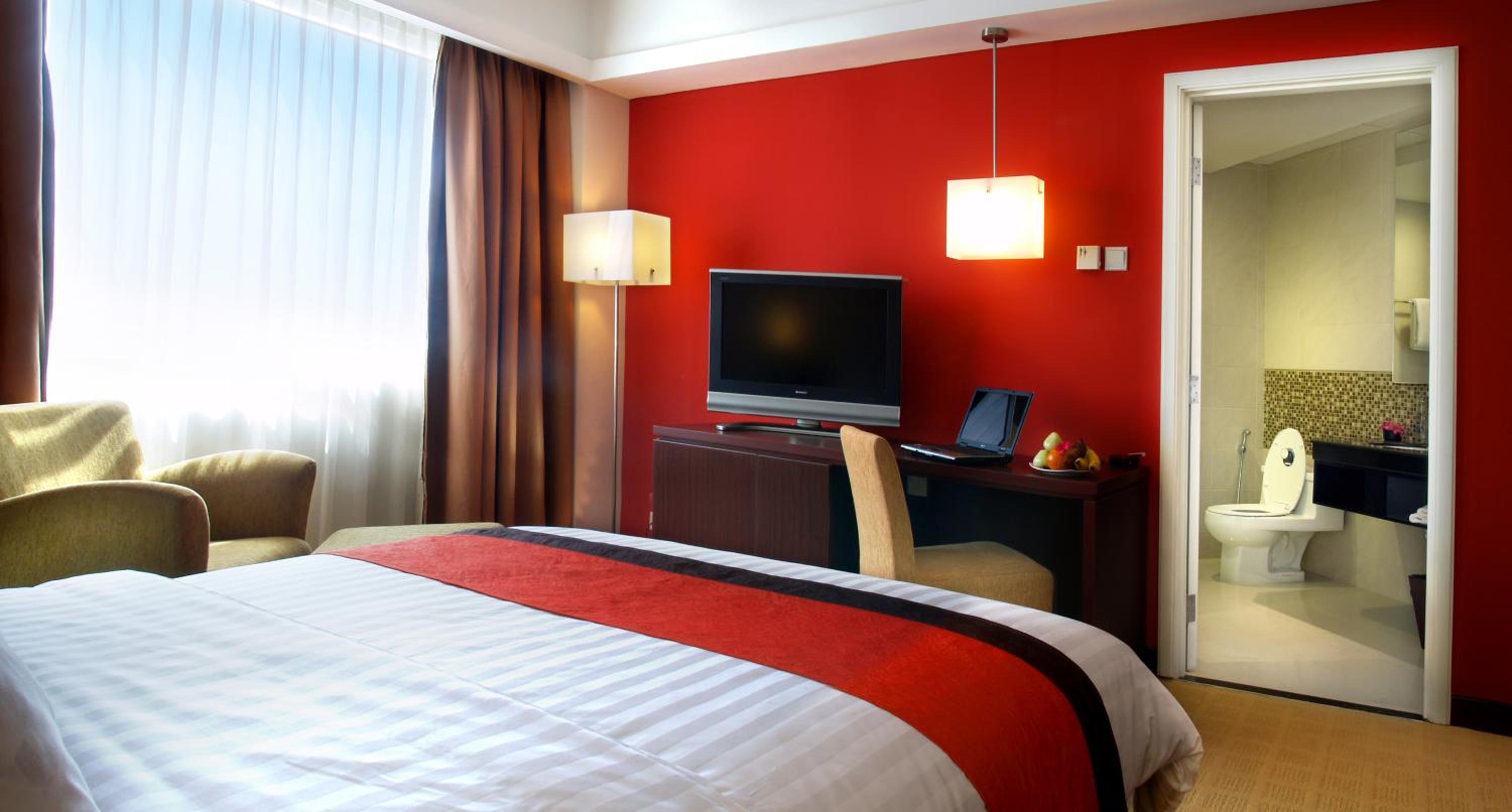 Deluxe King Room - Photo 3