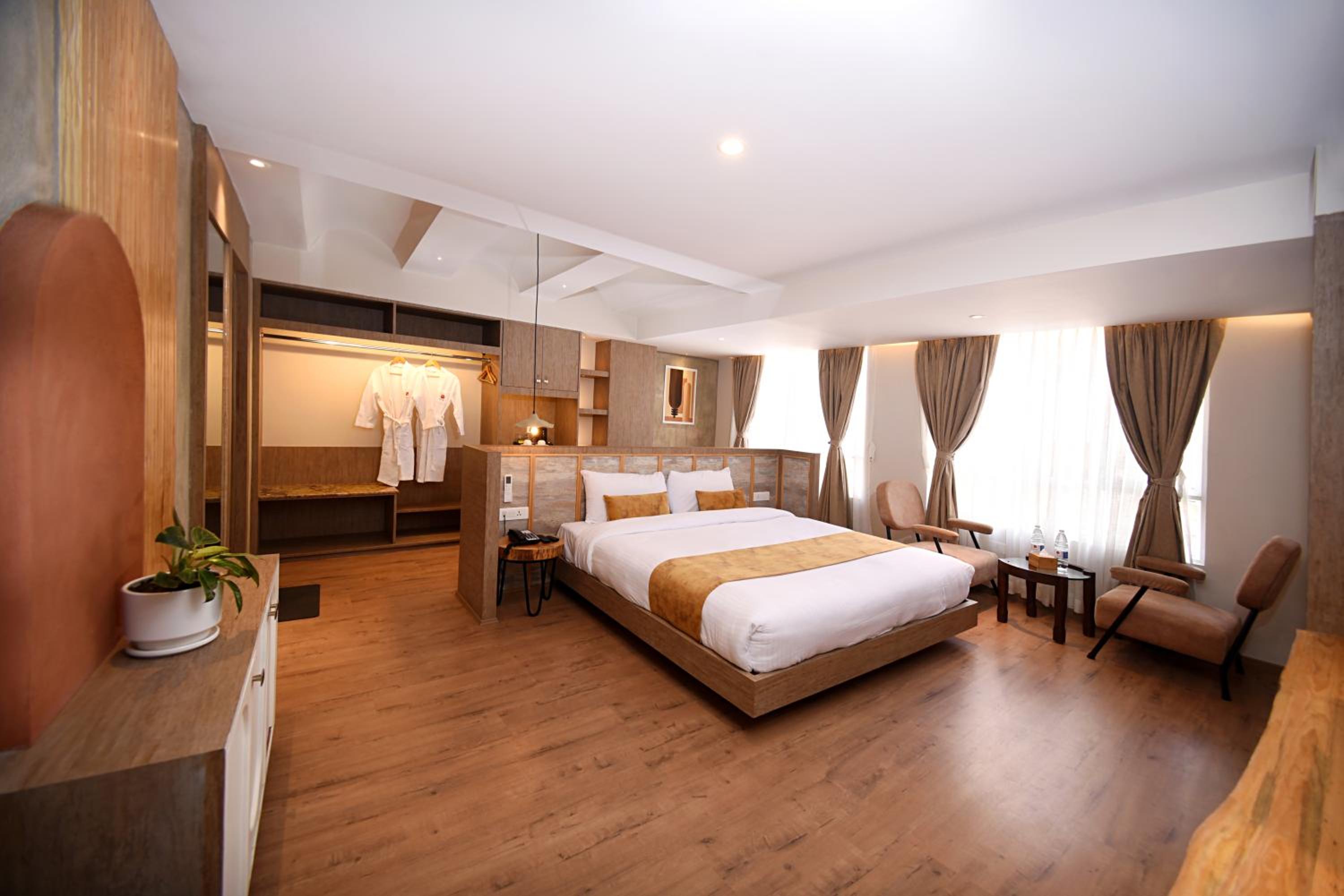 Suite - Photo 2