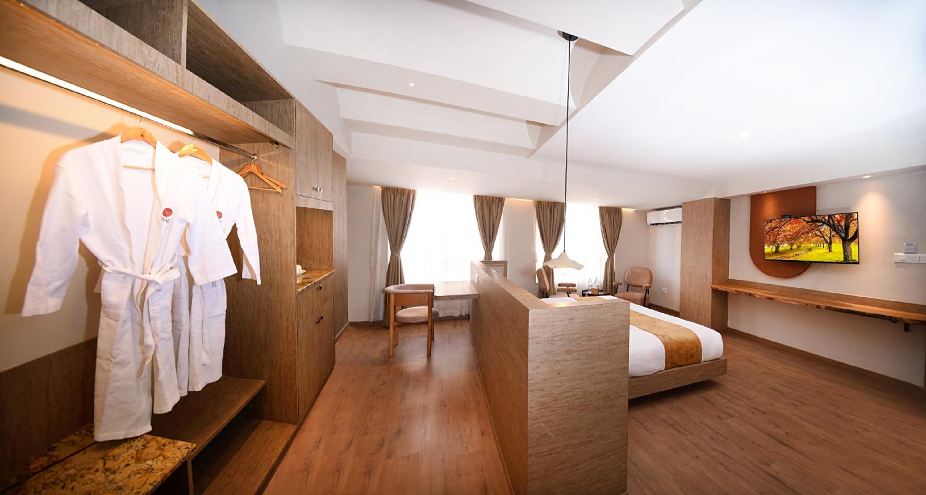 Suite - Photo 7