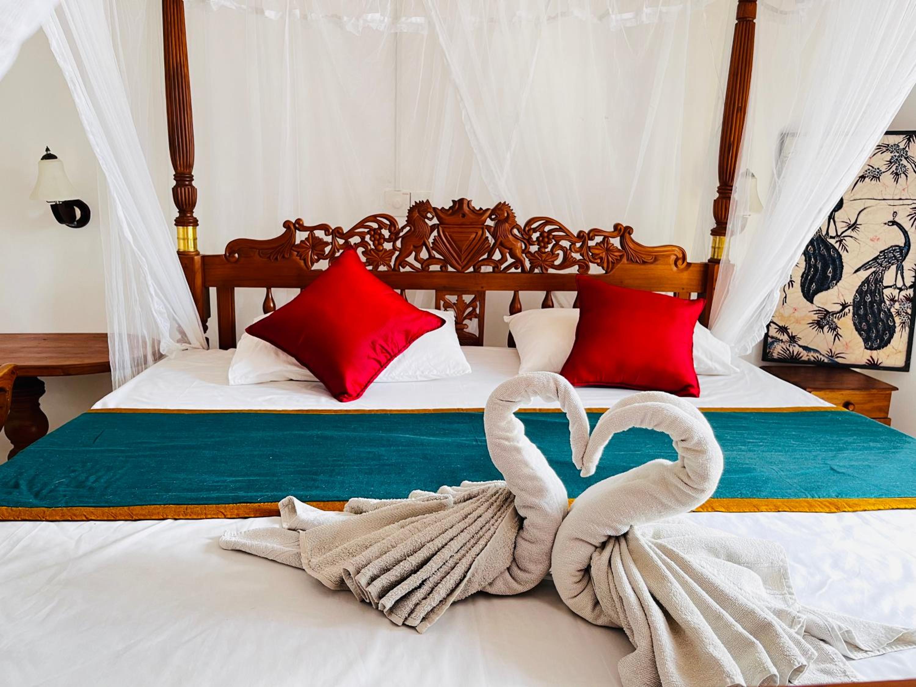 Deluxe Double Room (2 Adults + 1 Child) photo 1
