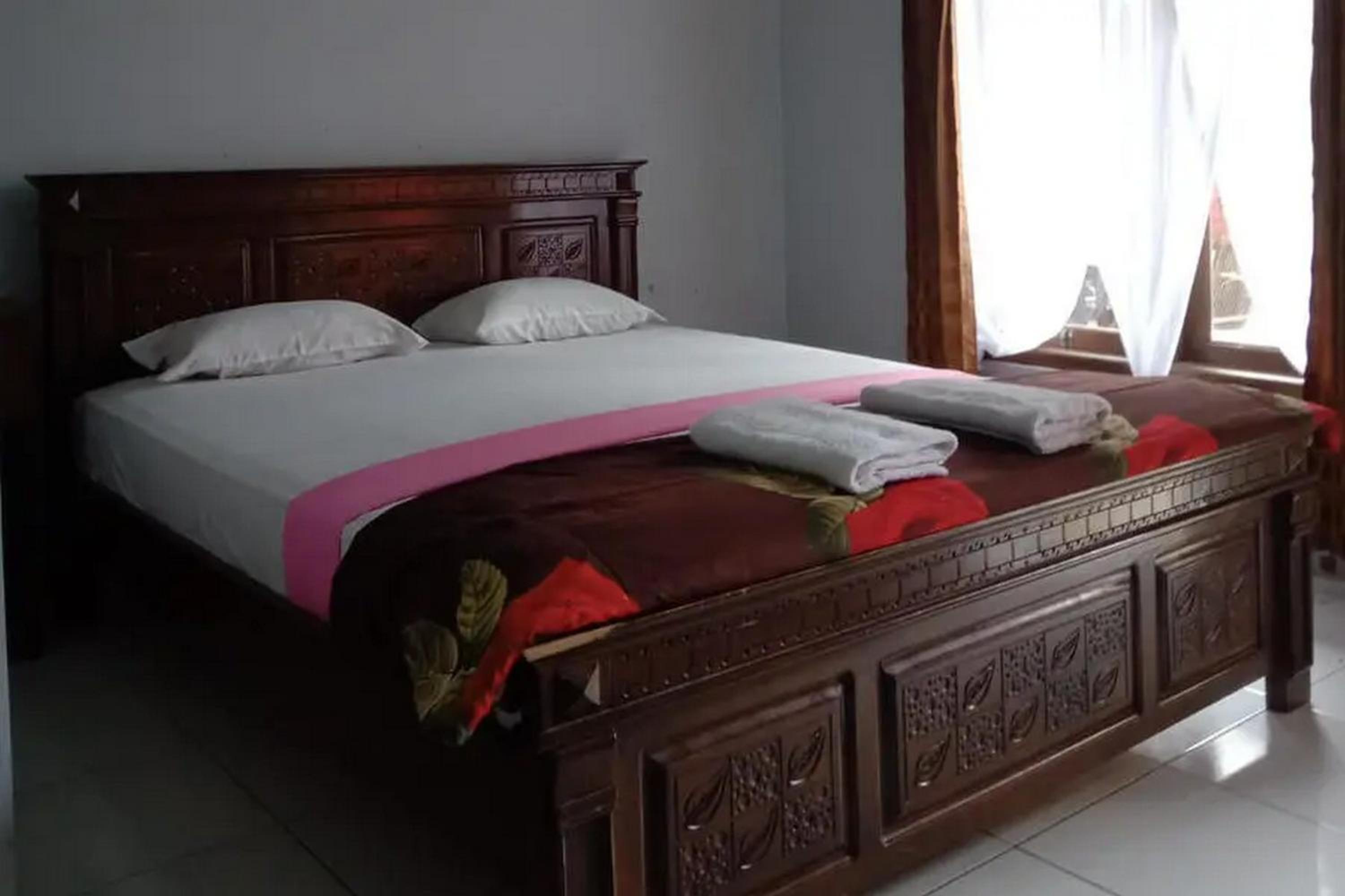 Standard Double Room - Photo 8