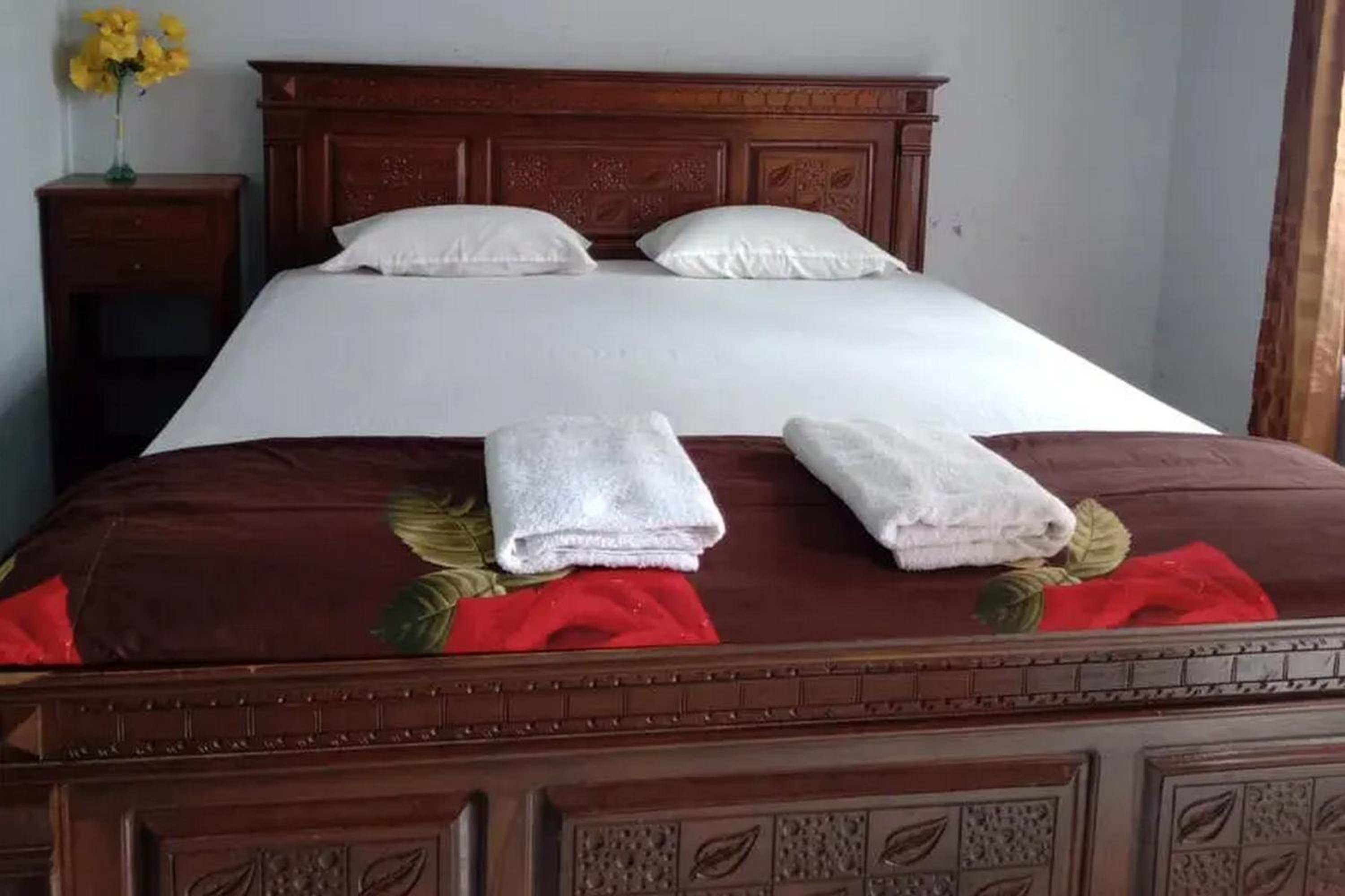 Standard Double Room - Photo 9
