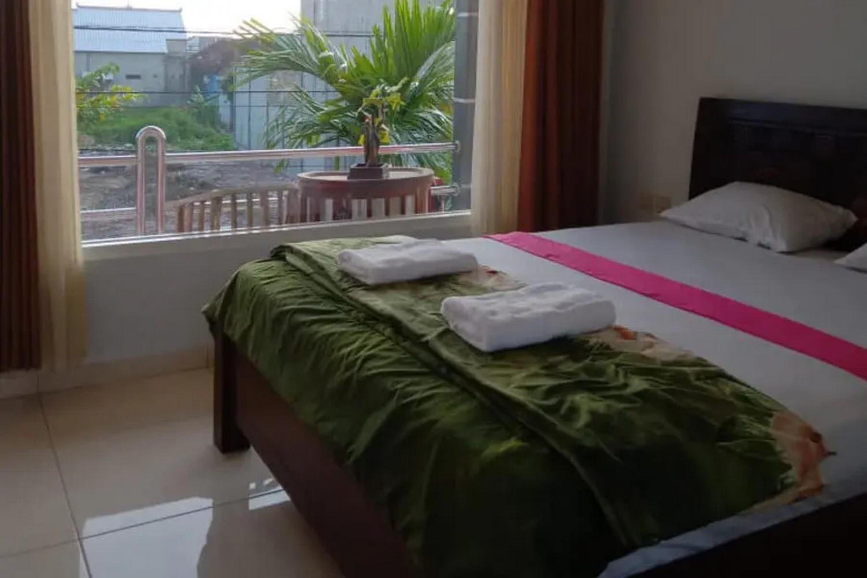 Deluxe Room - Photo 9