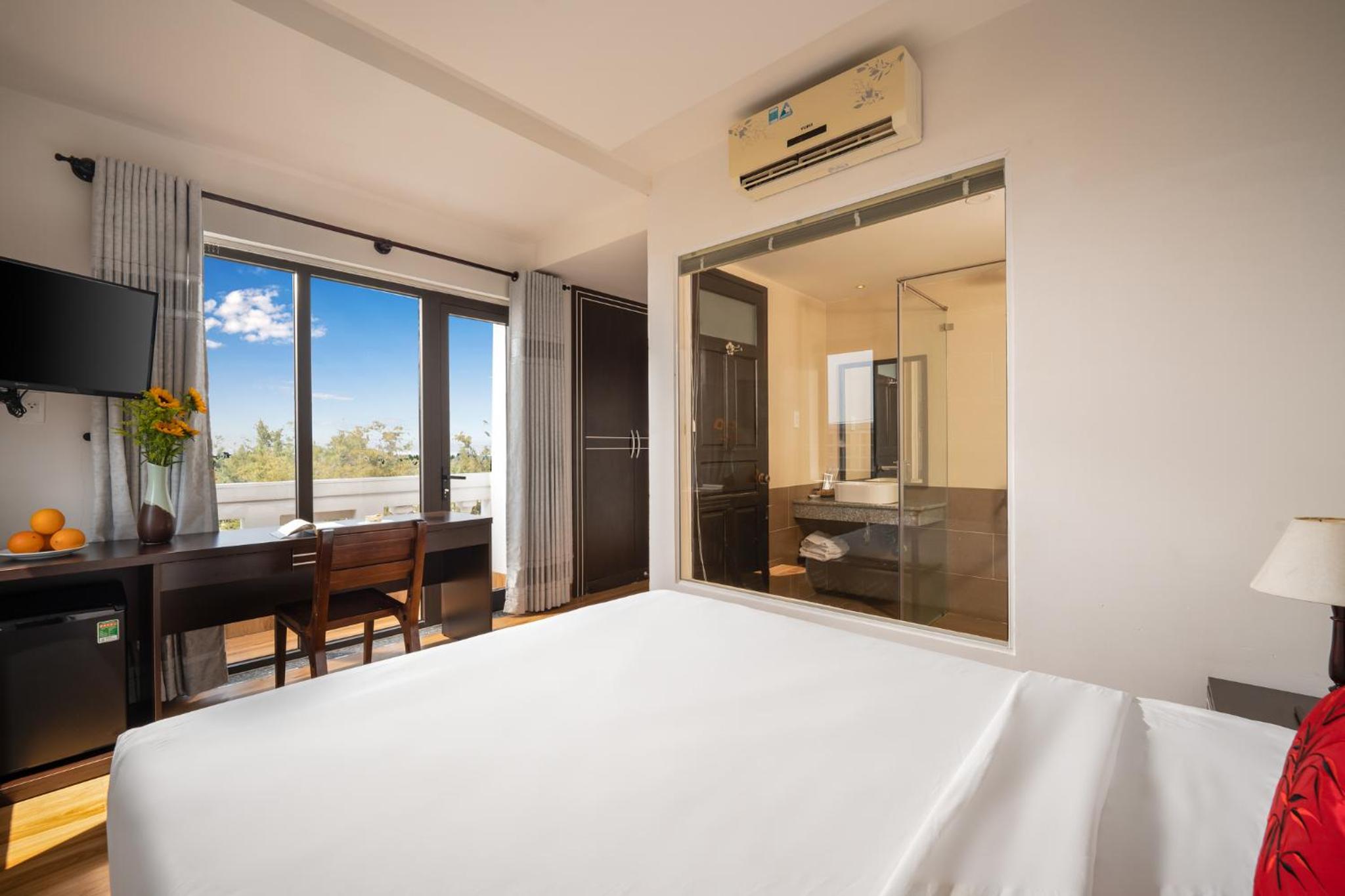Deluxe Double Room With Balcony And Sea View
