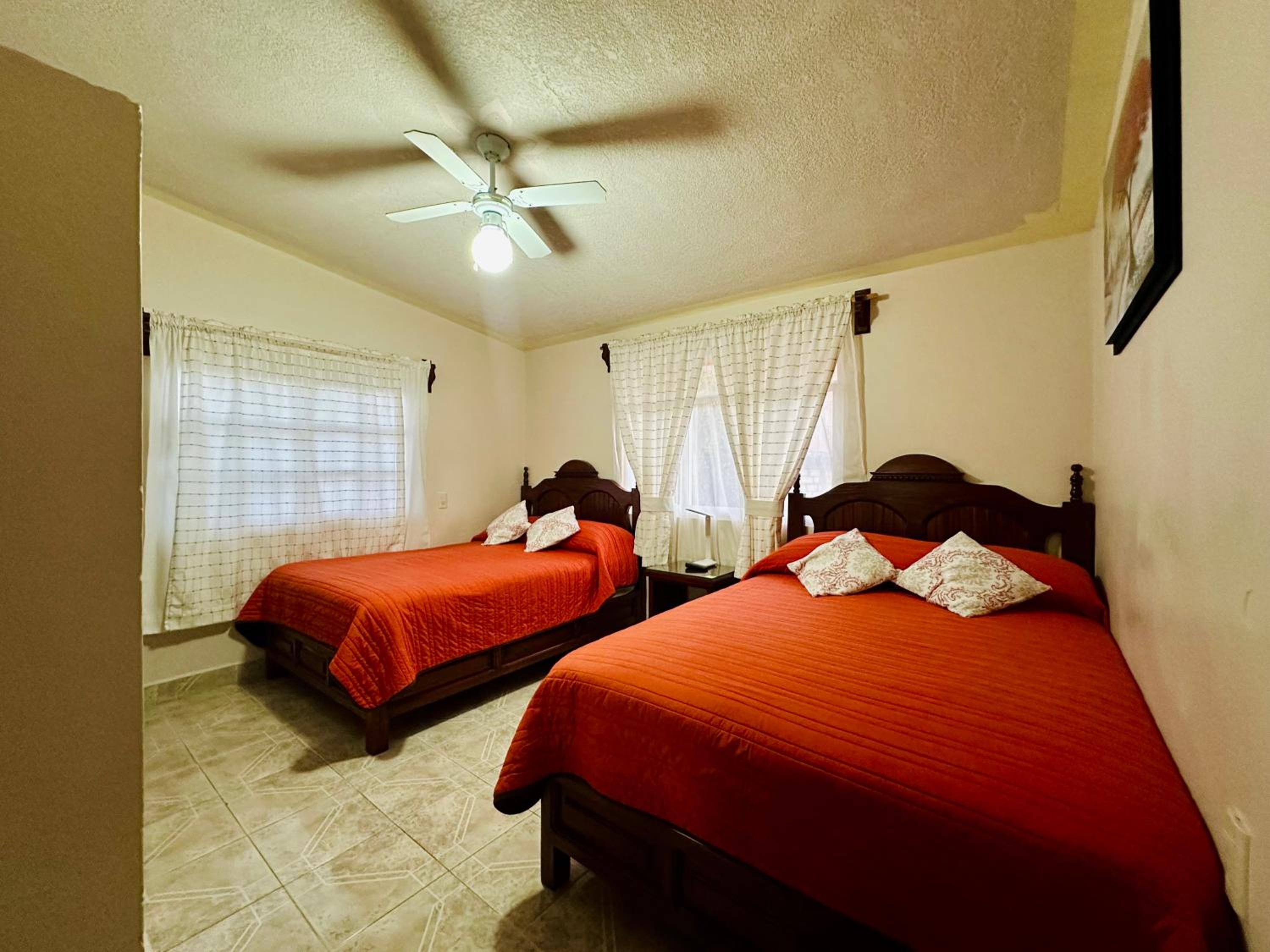 Quadruple Room with Private External Bathroom photo 3