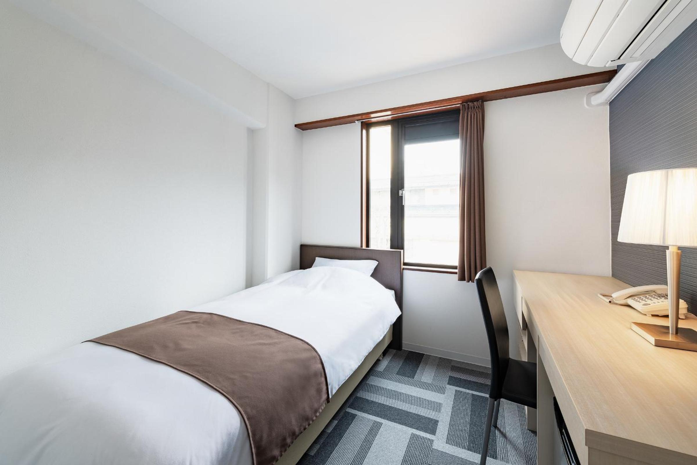 Single Room with Shared Toilet and Bathroom - Non-Smoking