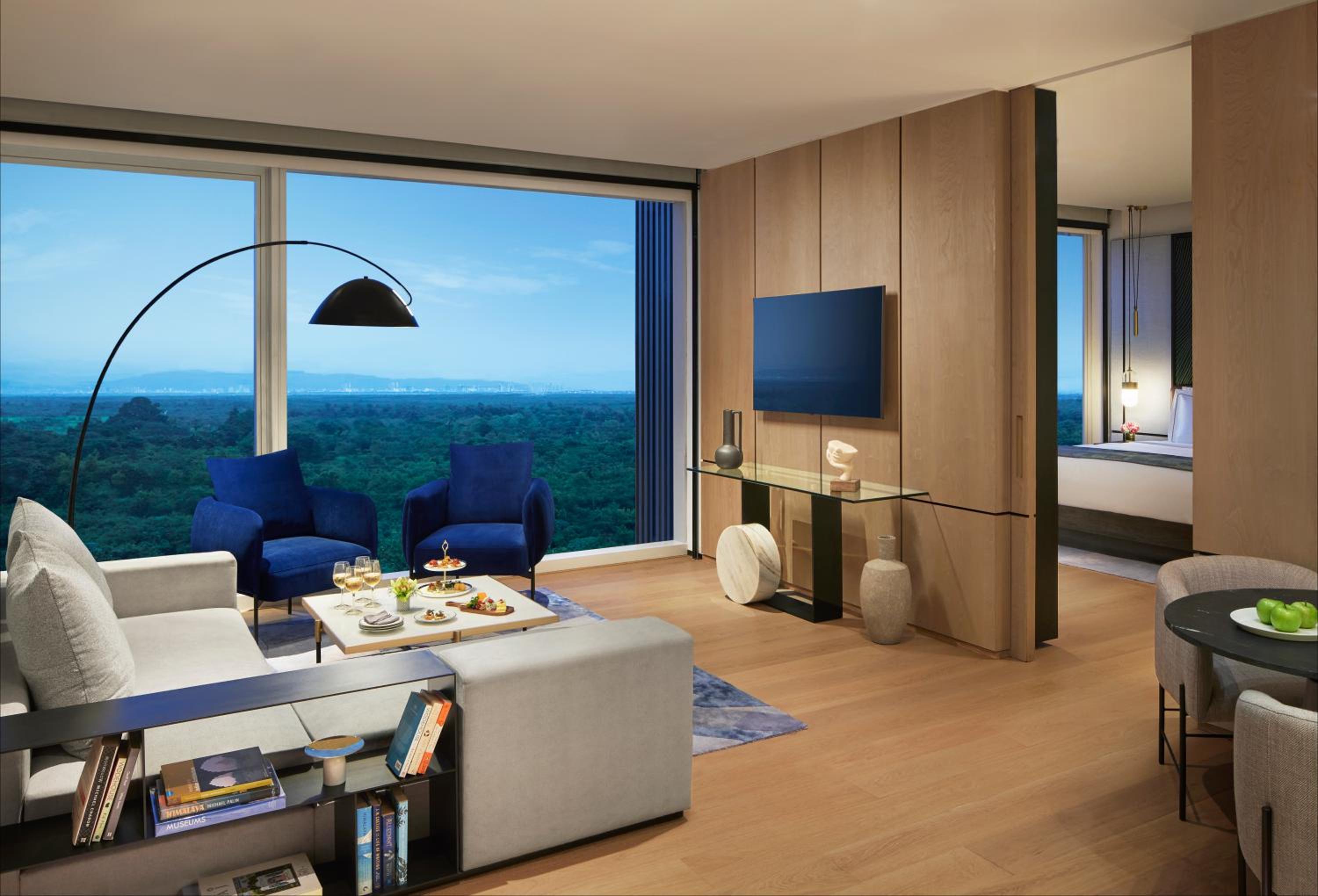 Luxury Suite King Bed