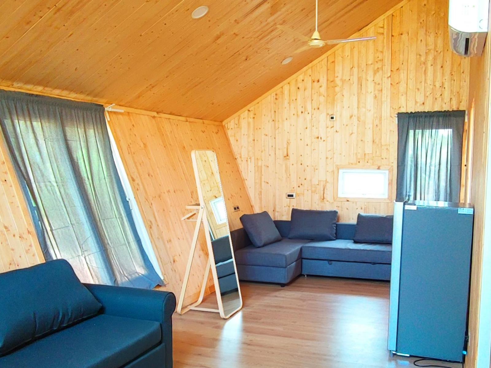Deluxe Family Room photo 1