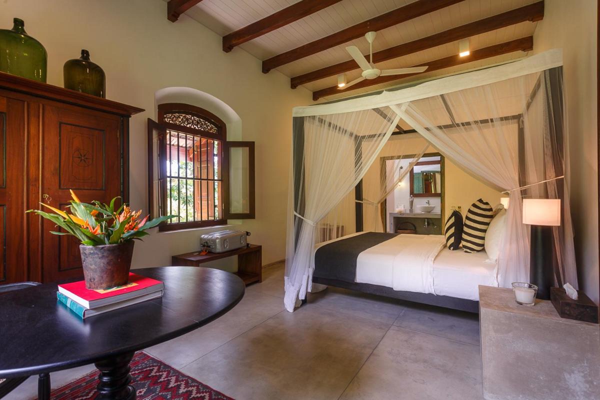 Deluxe Double Room with Lake View photo 2