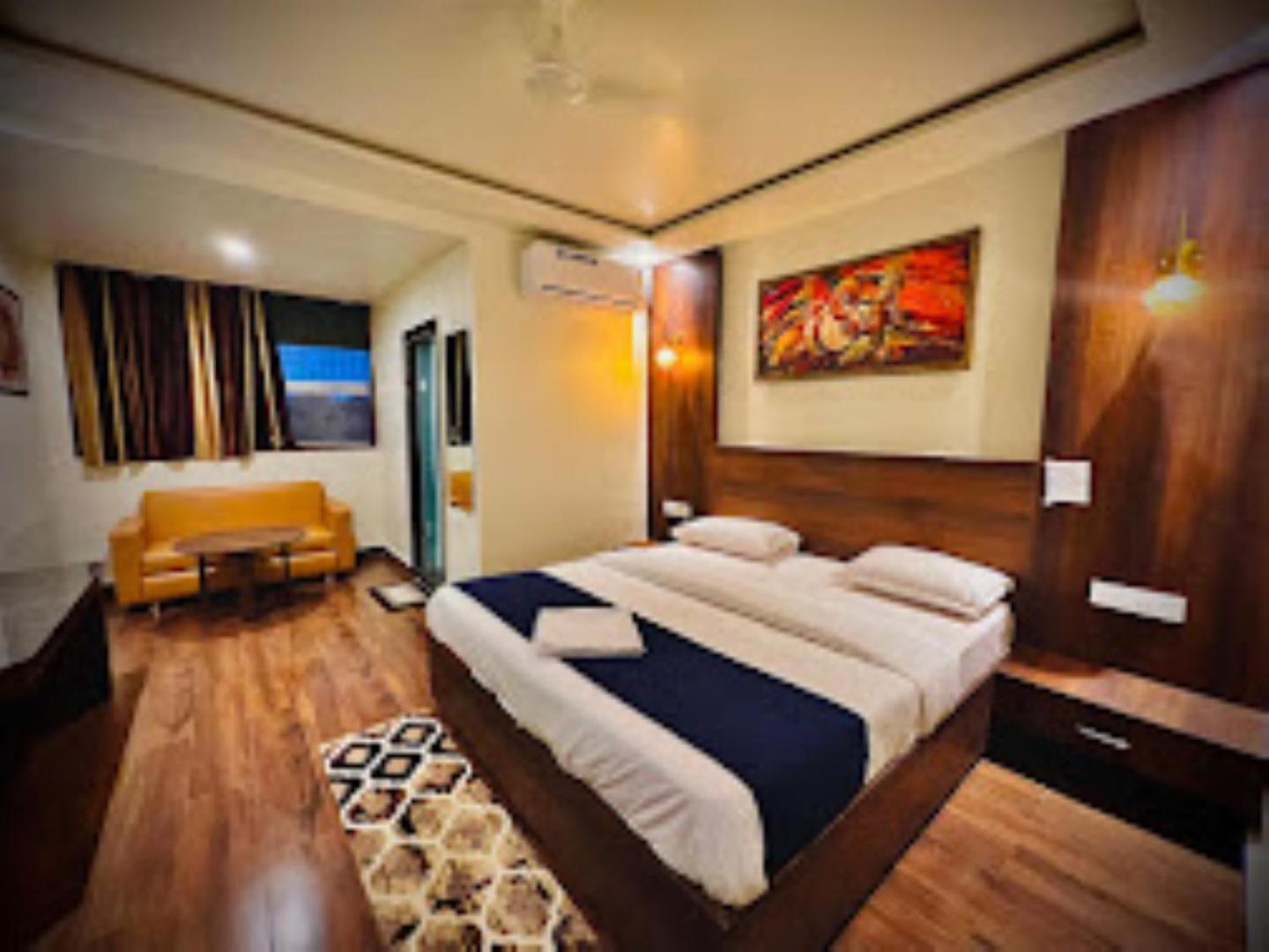 Deluxe Queen Room