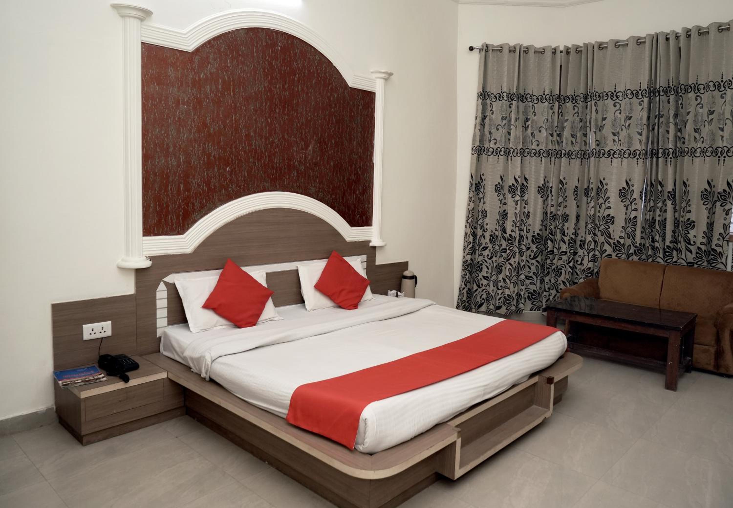 Standard Double Room With Fan photo 3