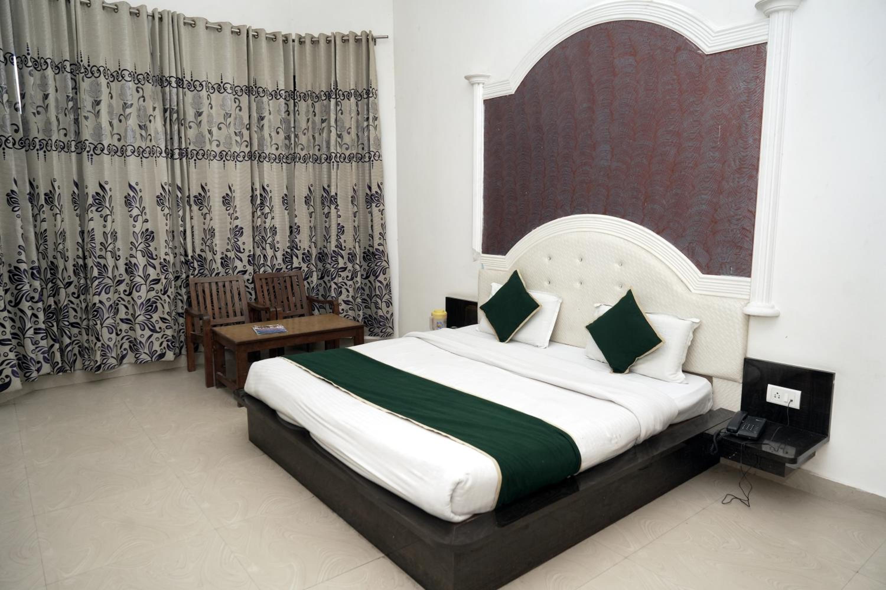 Standard Double Room With Fan photo 1