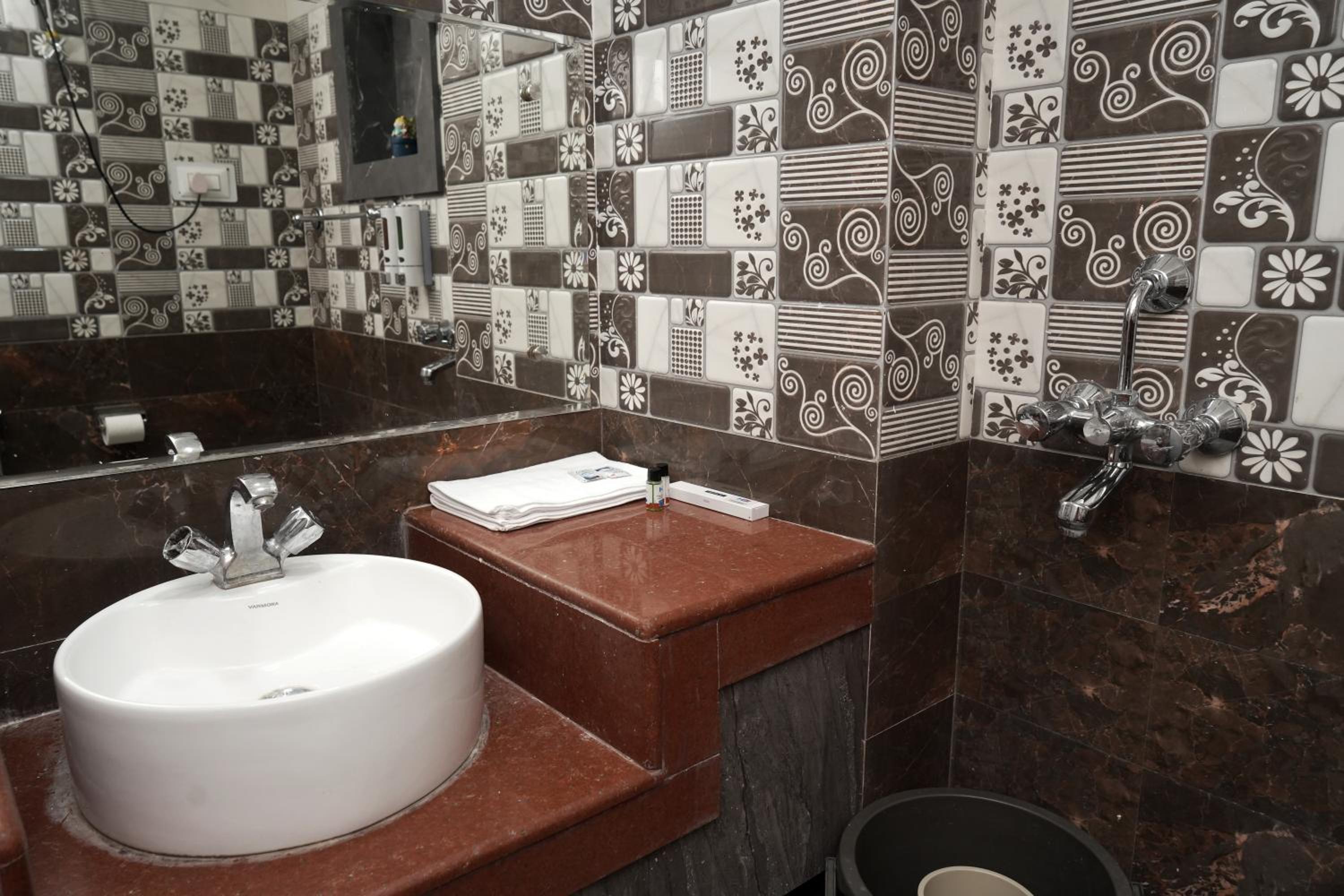Deluxe King Room photo 3