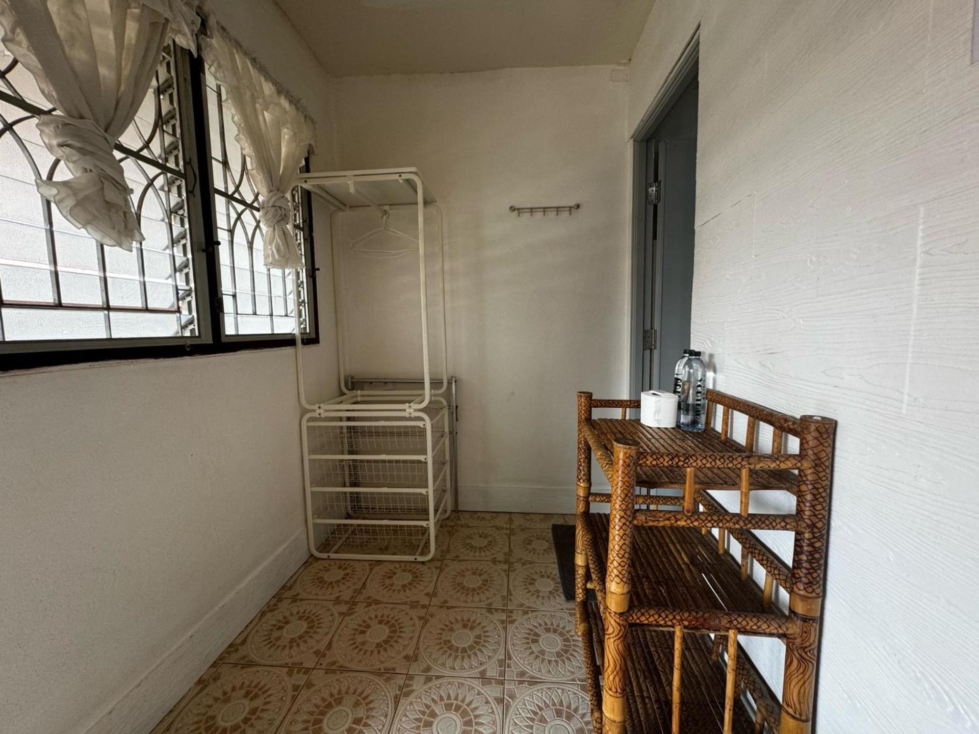 Twin Room Riverfront with Air Conditioning photo 3