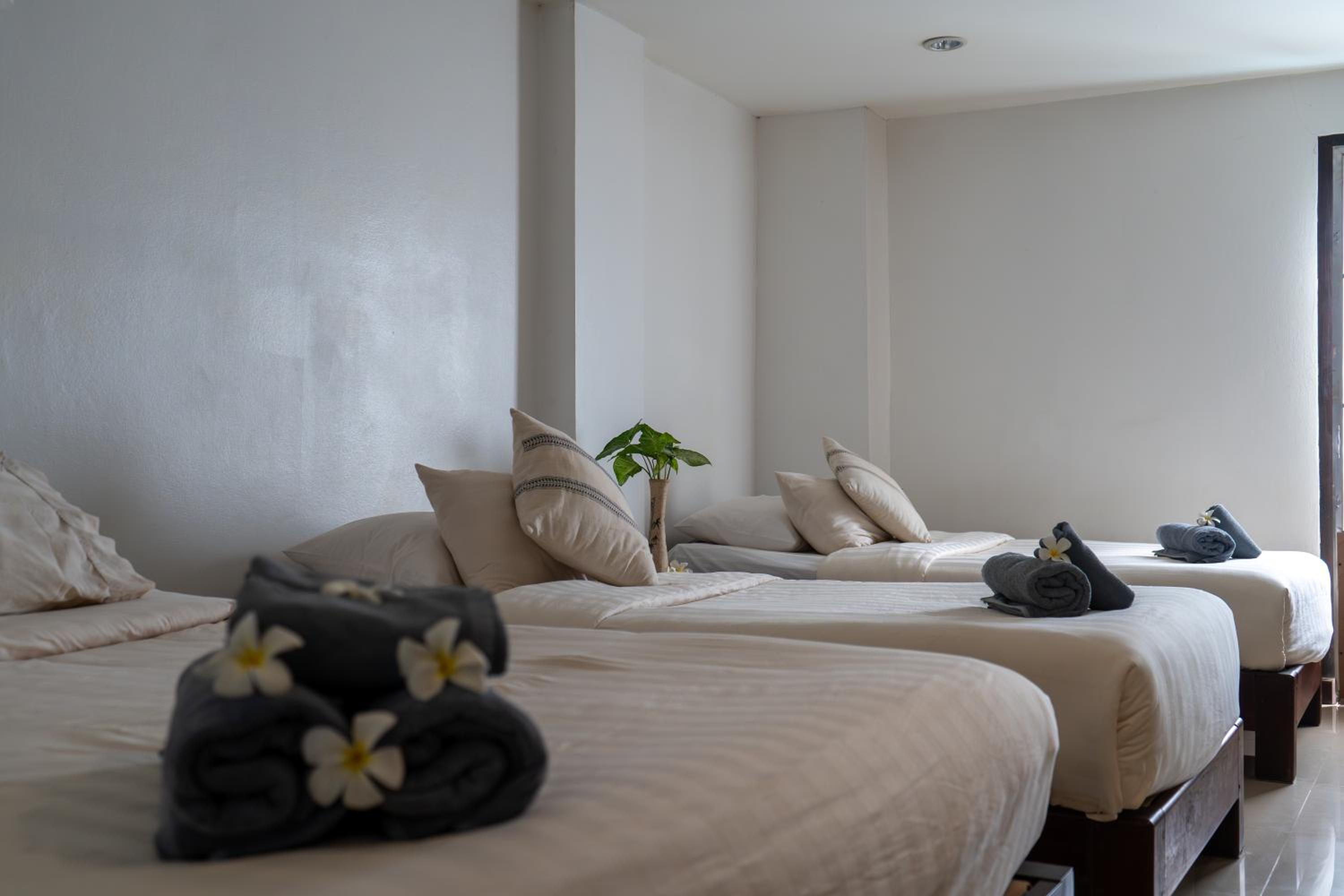 Standard Triple Room - Photo 1