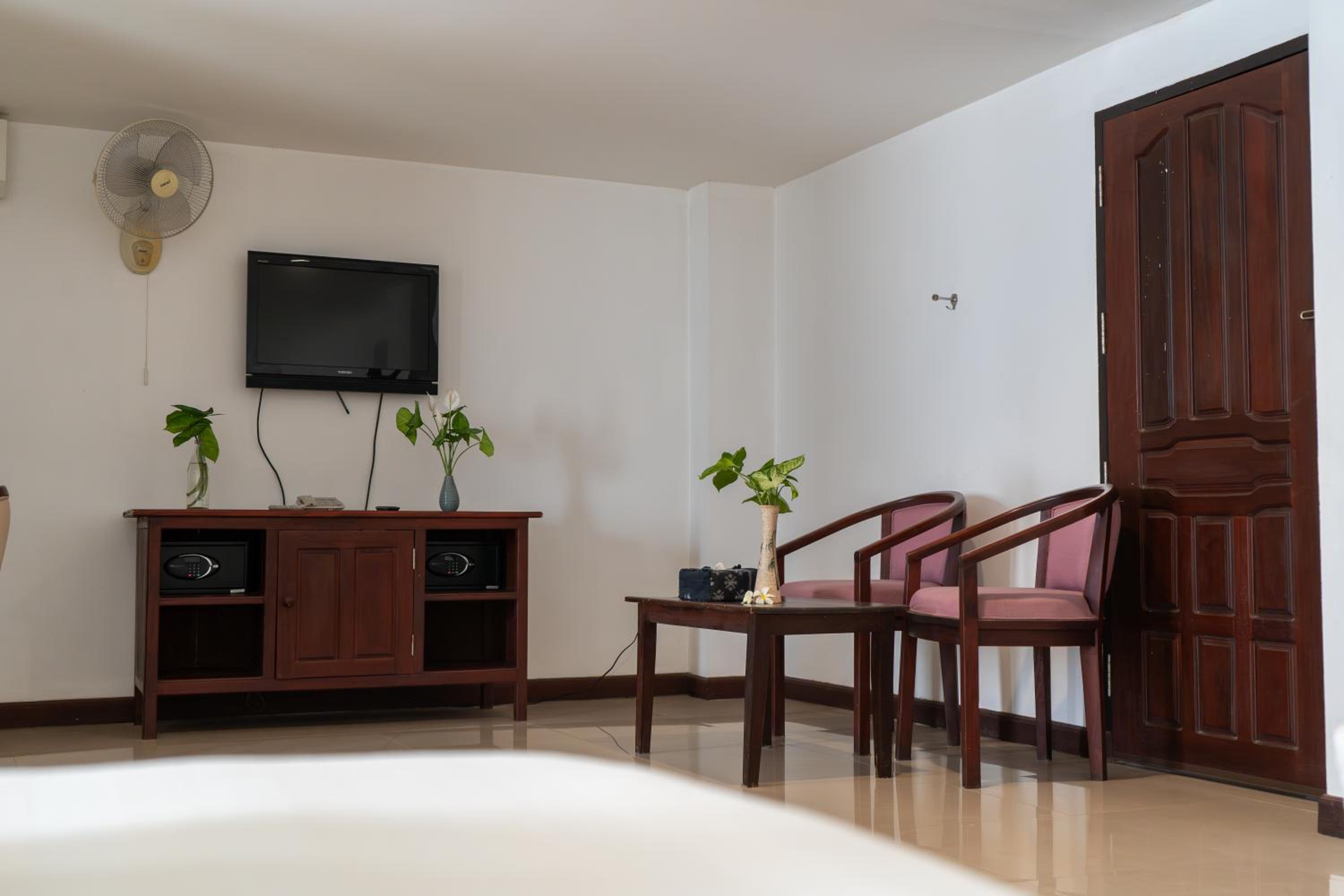 Standard Double Room - Photo 5
