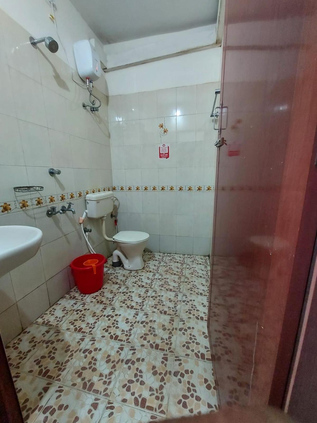 Double Room with Private Bathroom photo 2