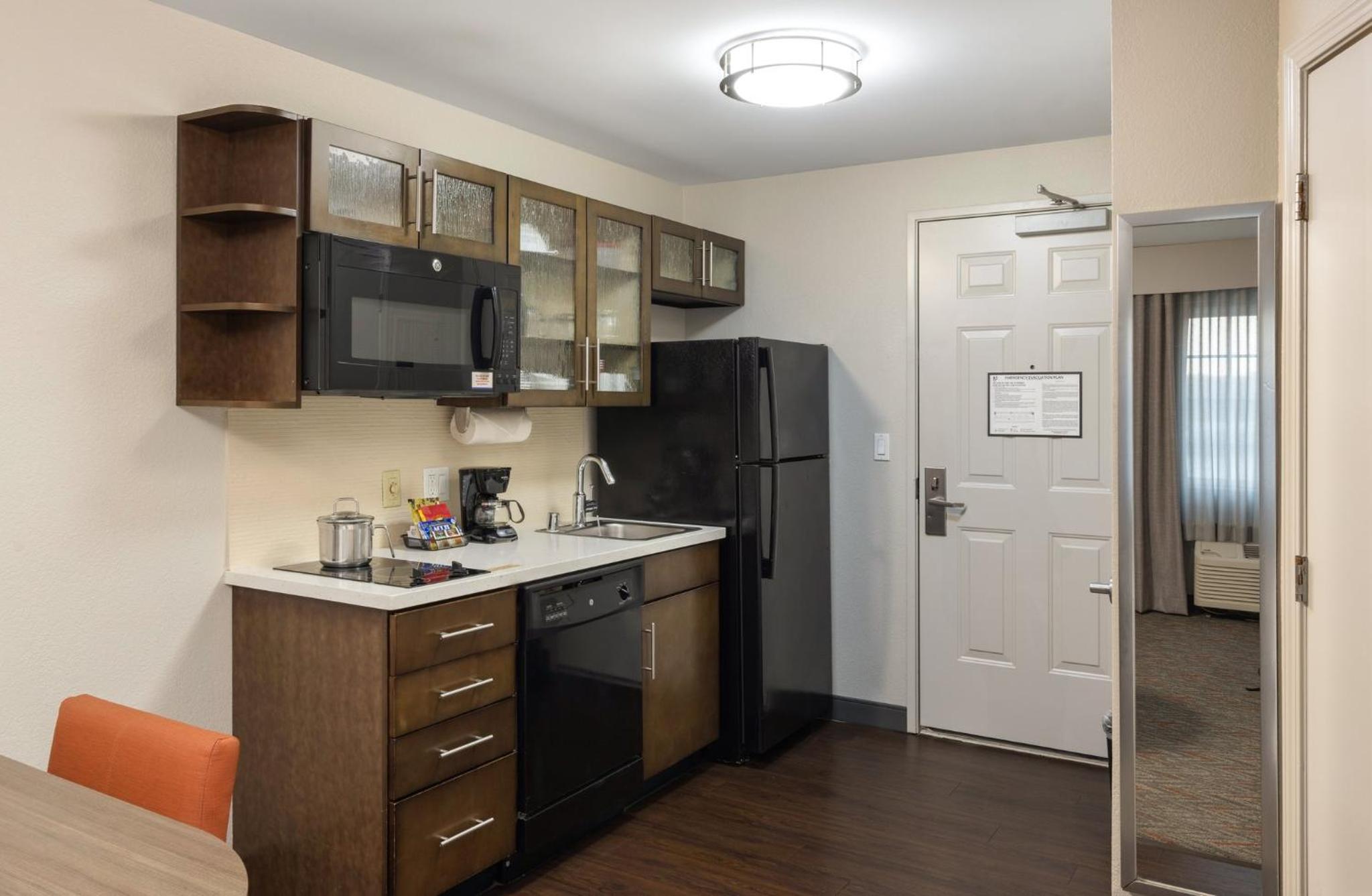 Studio Suite with Two Double Beds - Photo 4