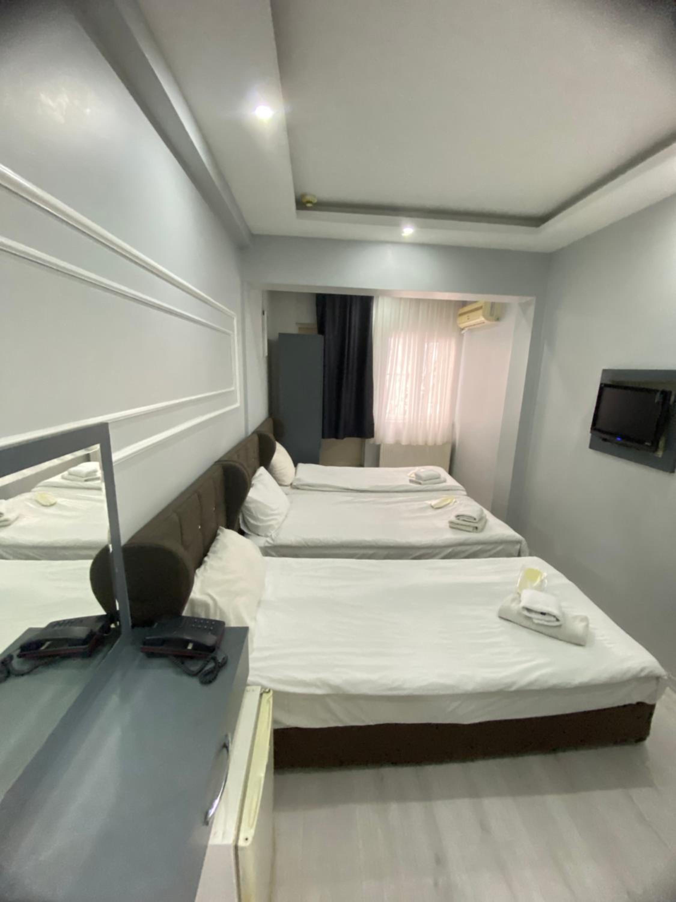Standard Triple Room photo 2