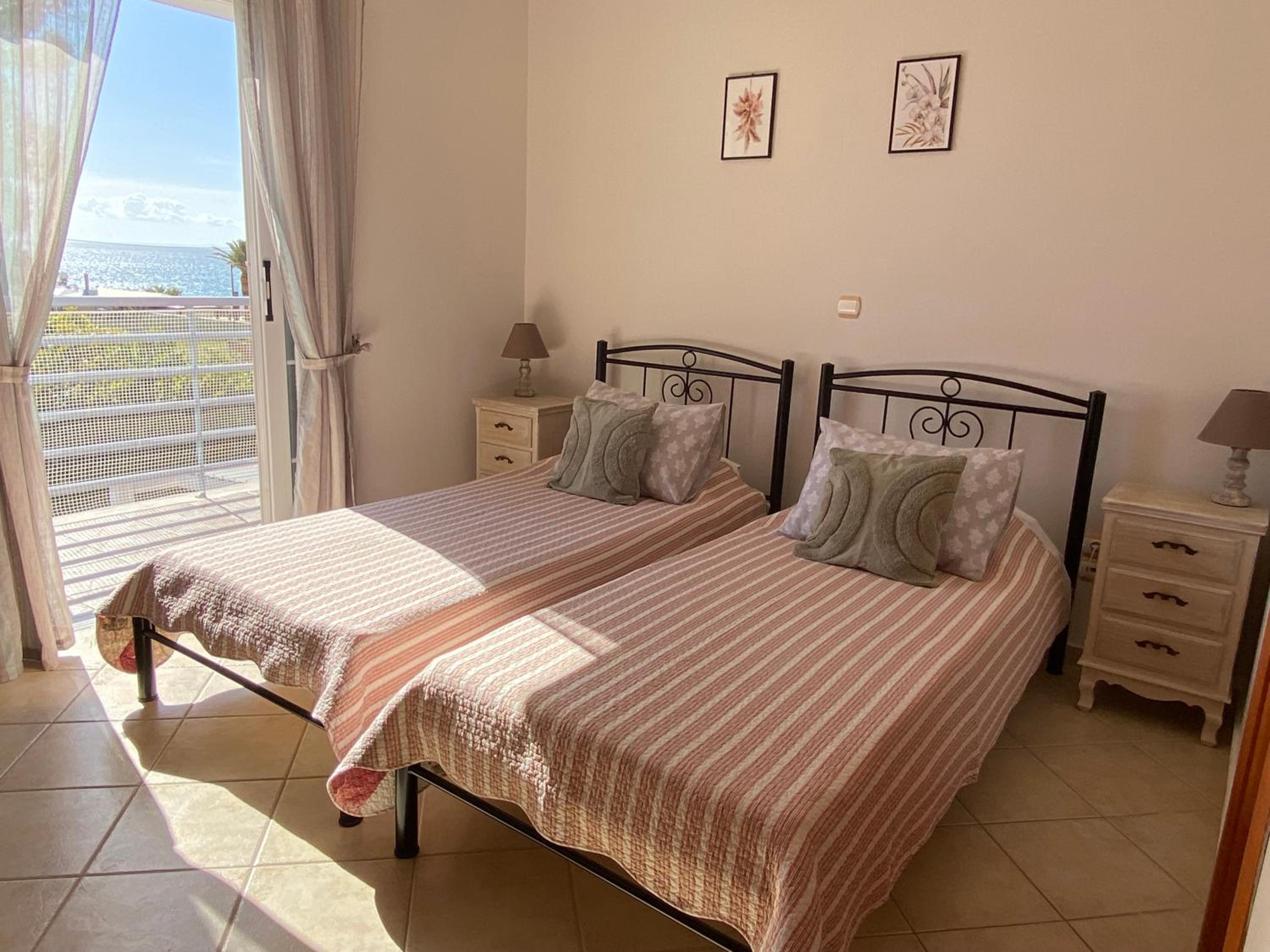 Villa - Beach Front photo 1