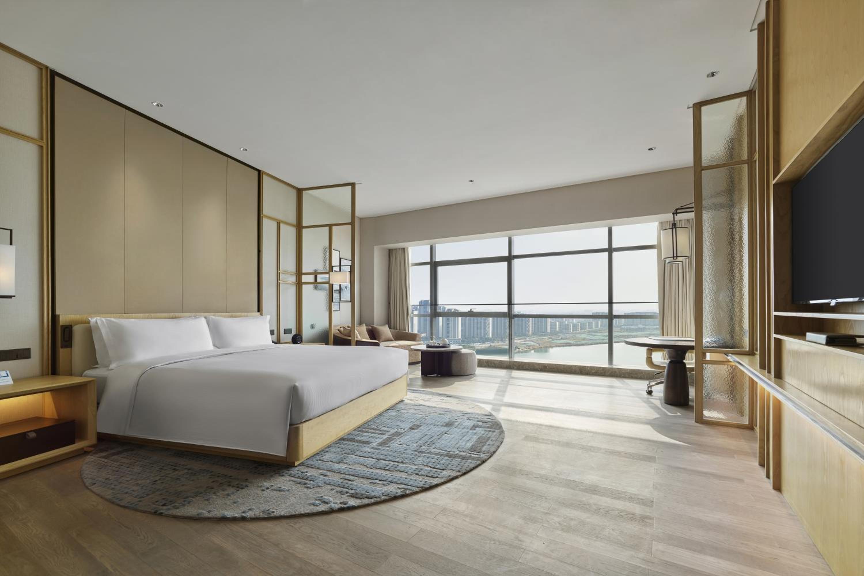 Premium King Room with Lake View - Photo 1