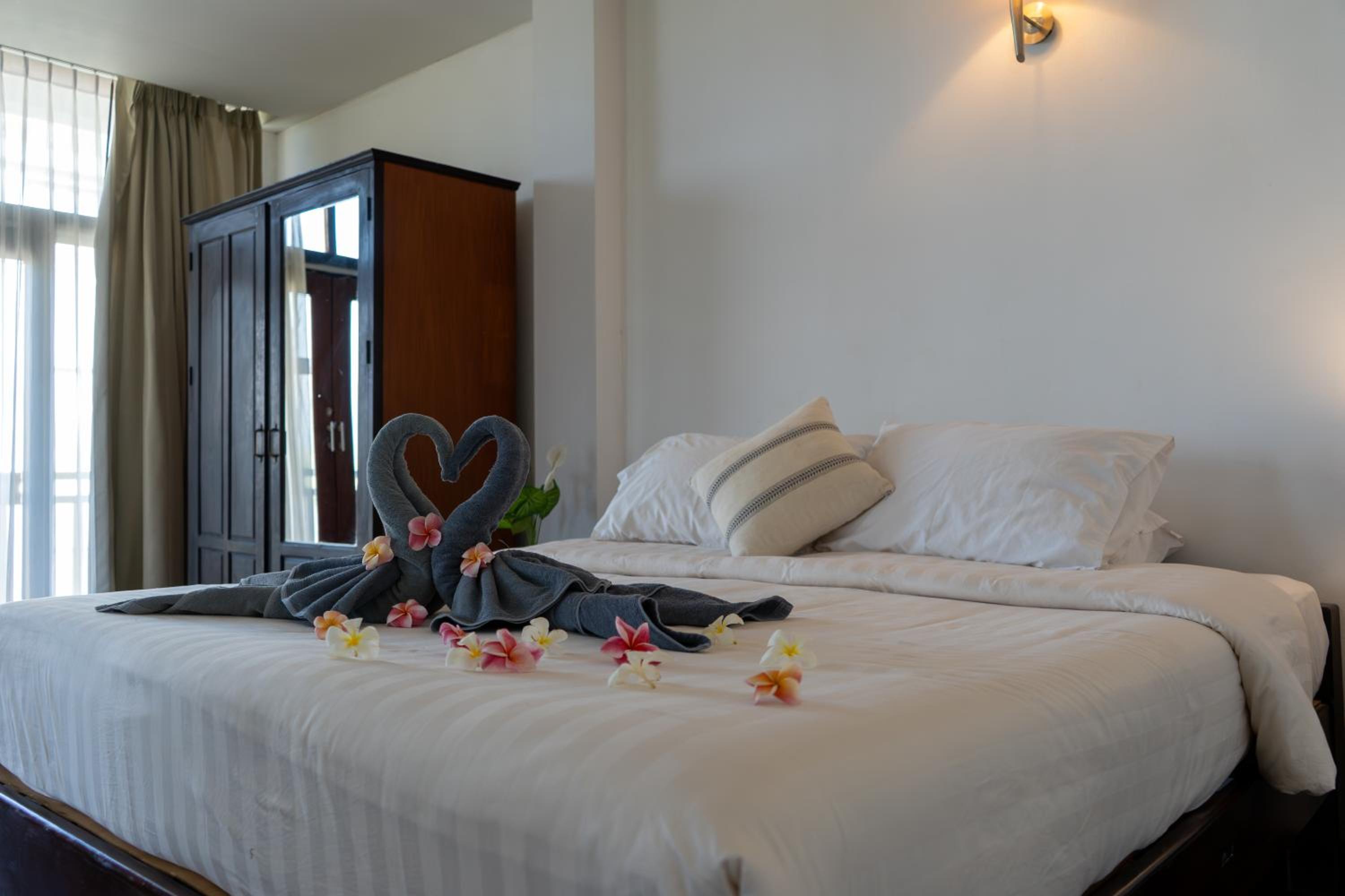 Junior Suite with Balcony - Photo 1