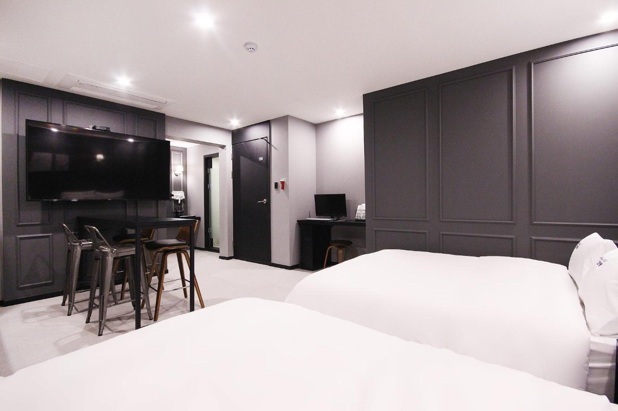 Superior Double or Twin Room - Photo 7