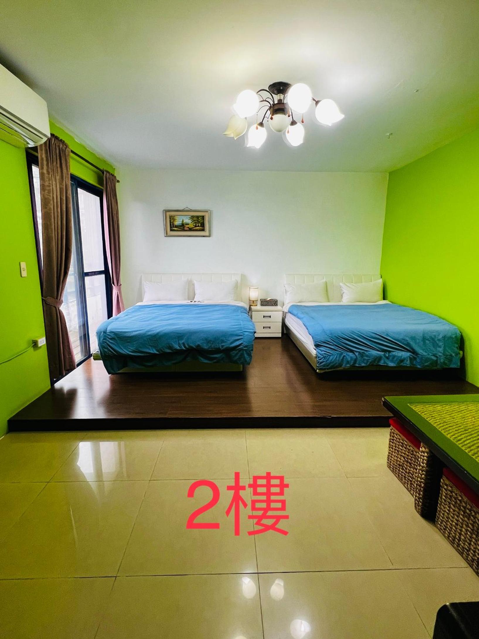 Quadruple Room with Mountain View photo 3