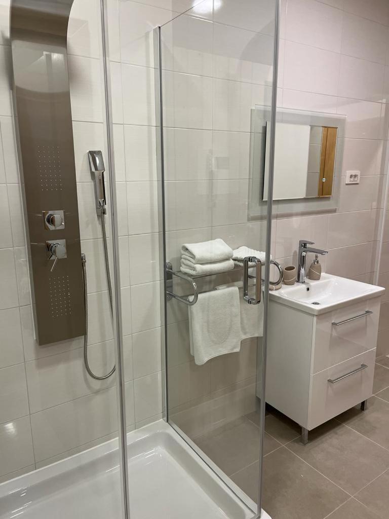 Suite with Sauna - Photo 12