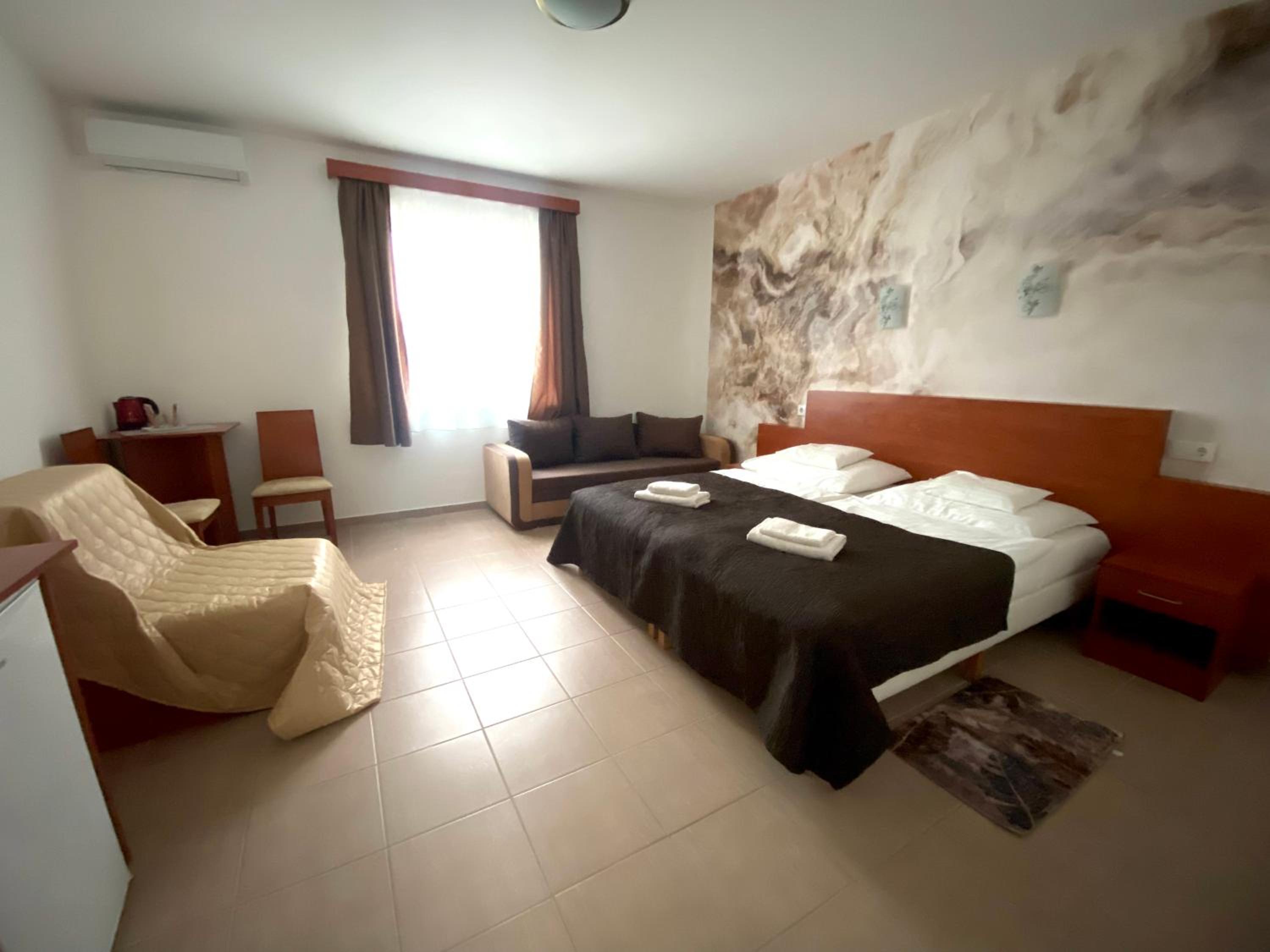 Standard Double or Twin Room photo 1