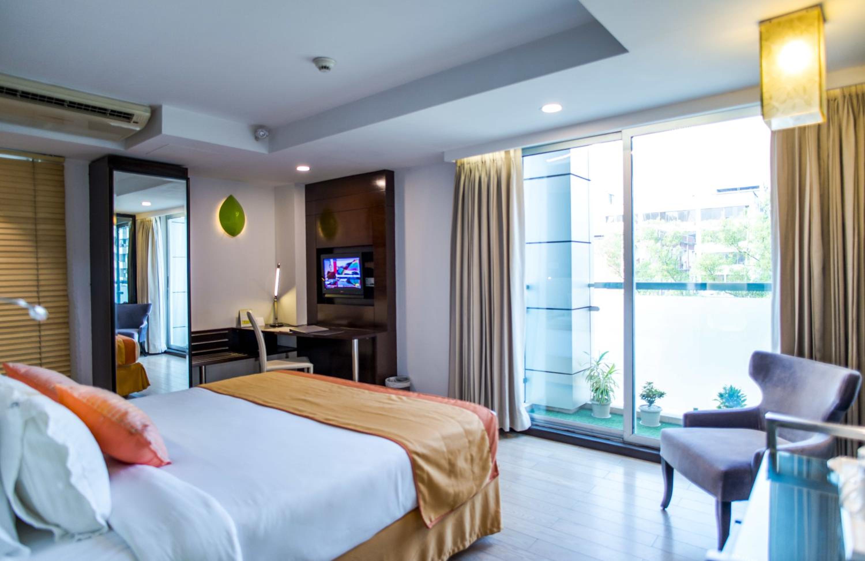 Deluxe Double Room with Balcony photo 1