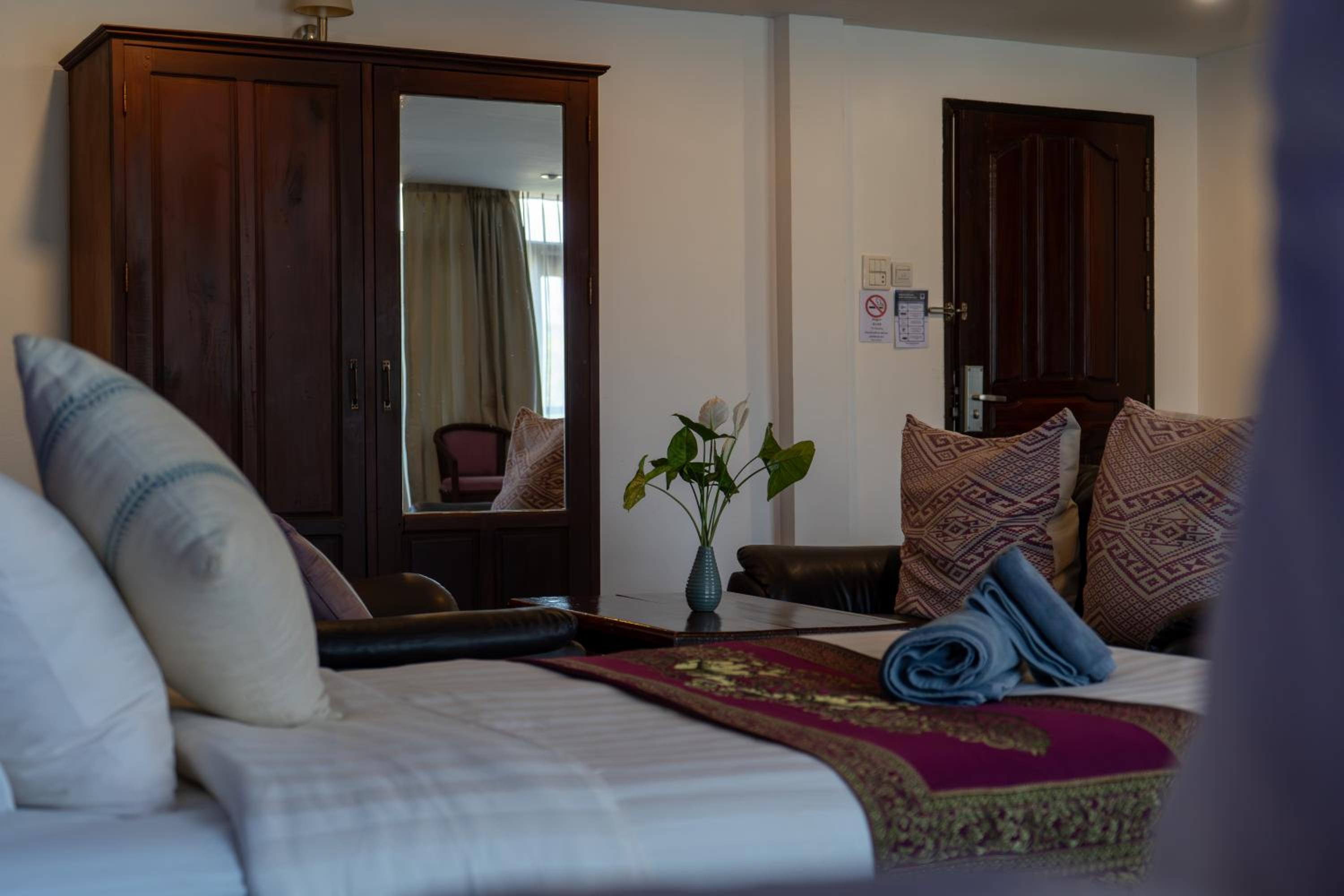 Family Suite with Balcony - Photo 3