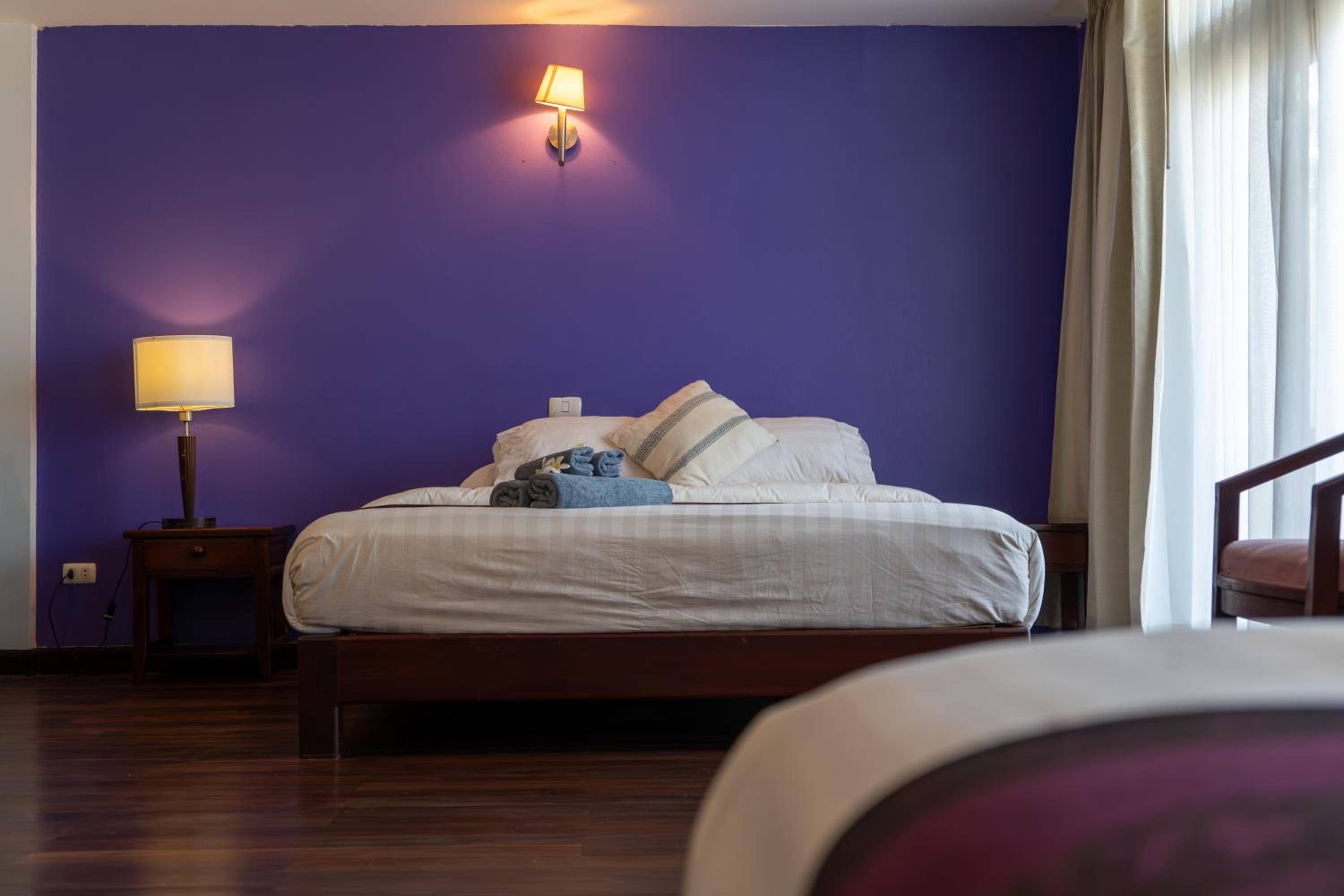 Family Suite with Balcony - Photo 2