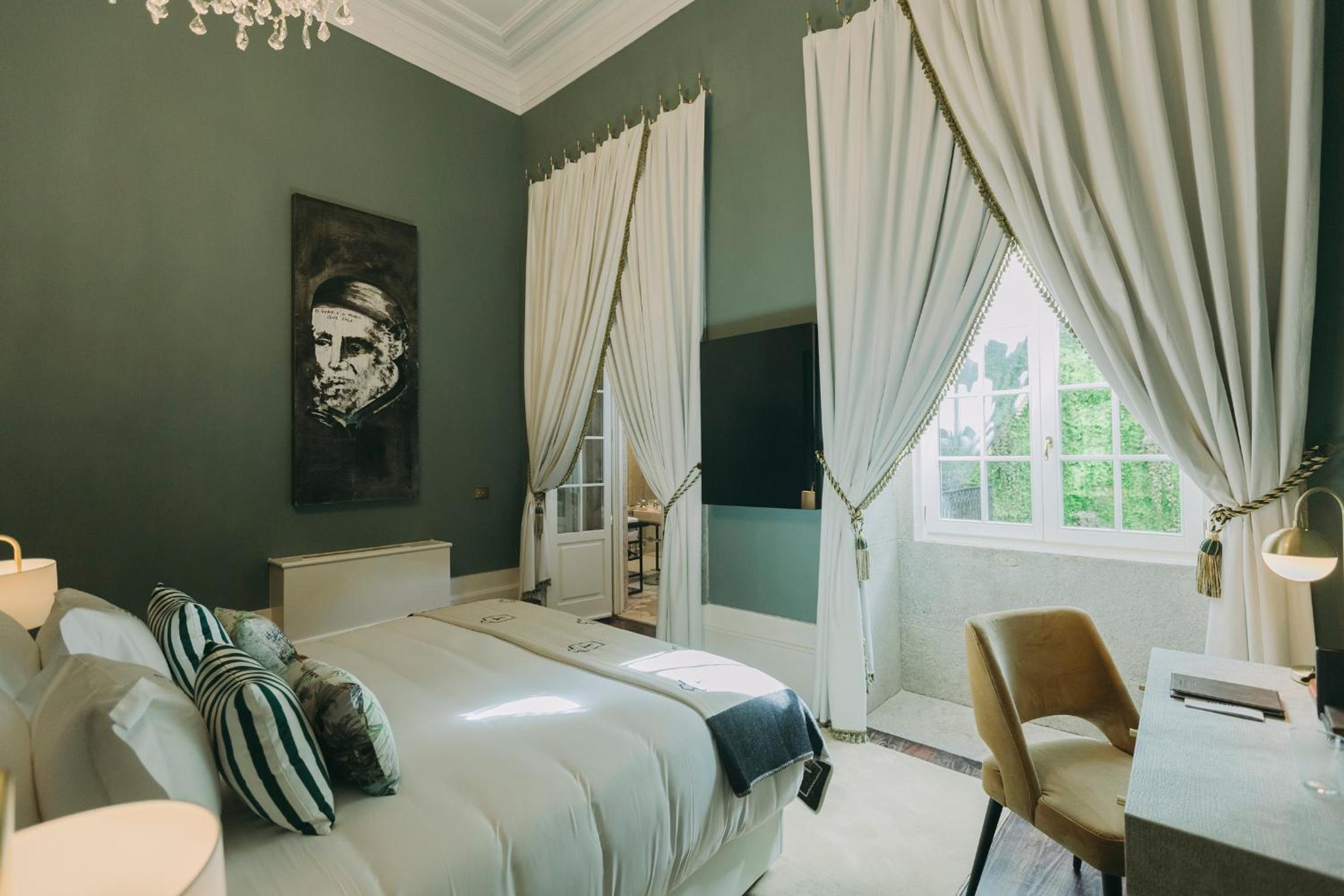 Executive Deluxe Double Room - Photo 4