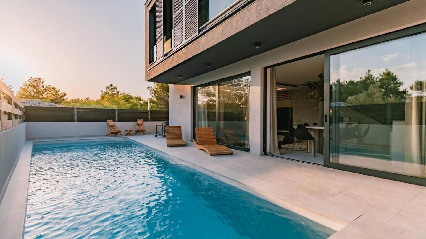 Villa photo 3