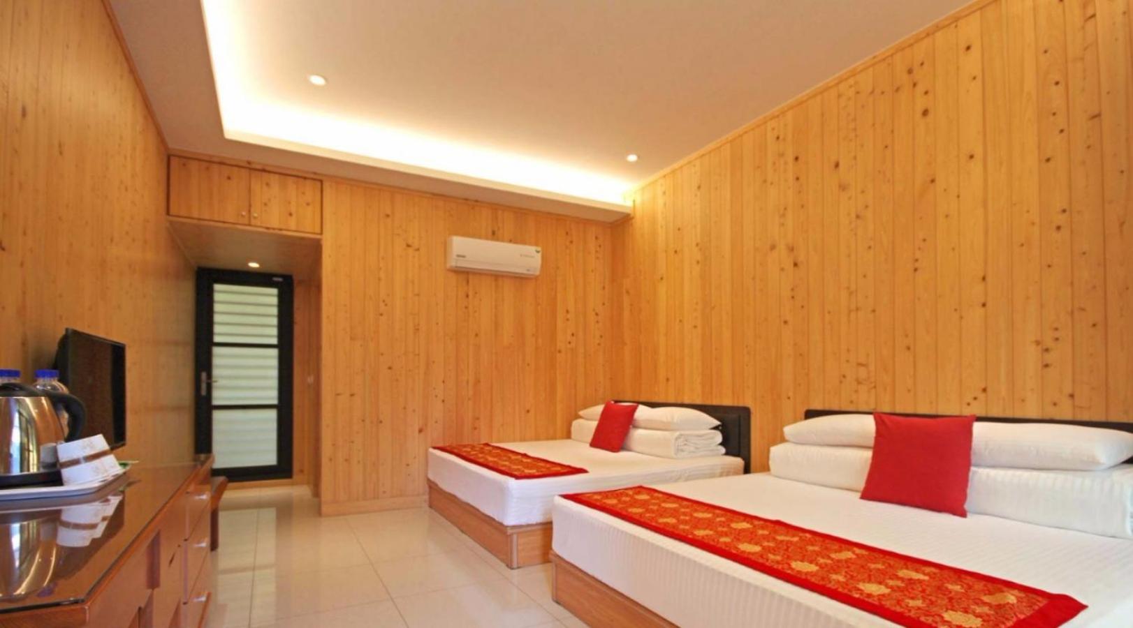 Double or Twin Room with Balcony photo 2