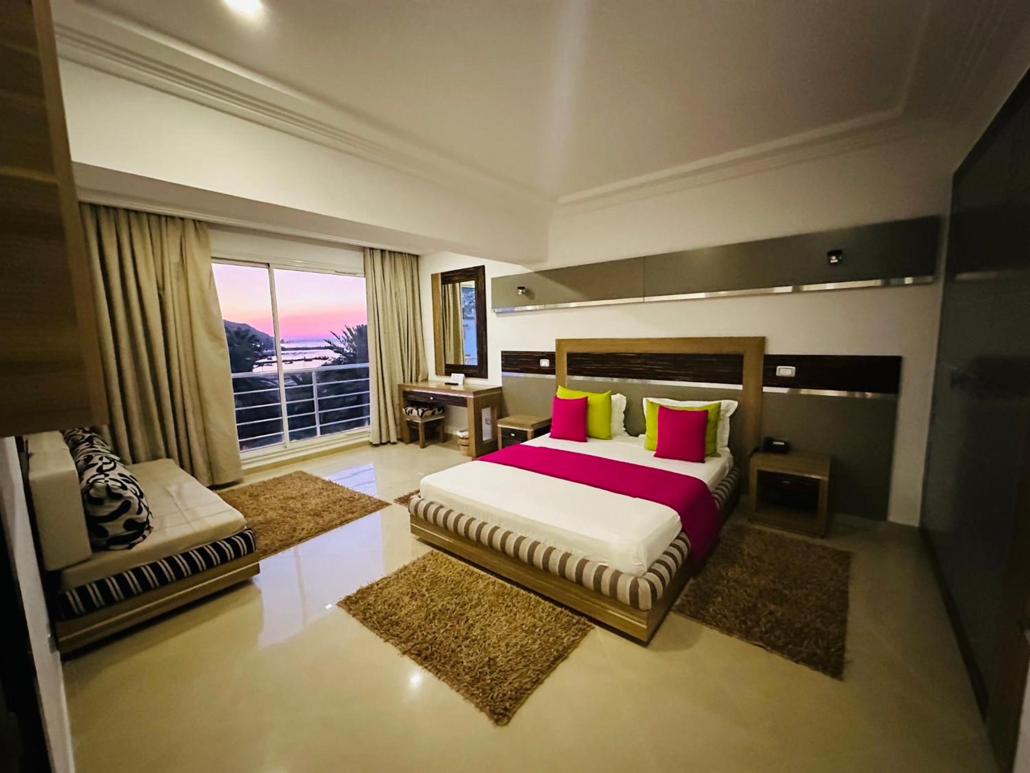 Deluxe Suite photo 2