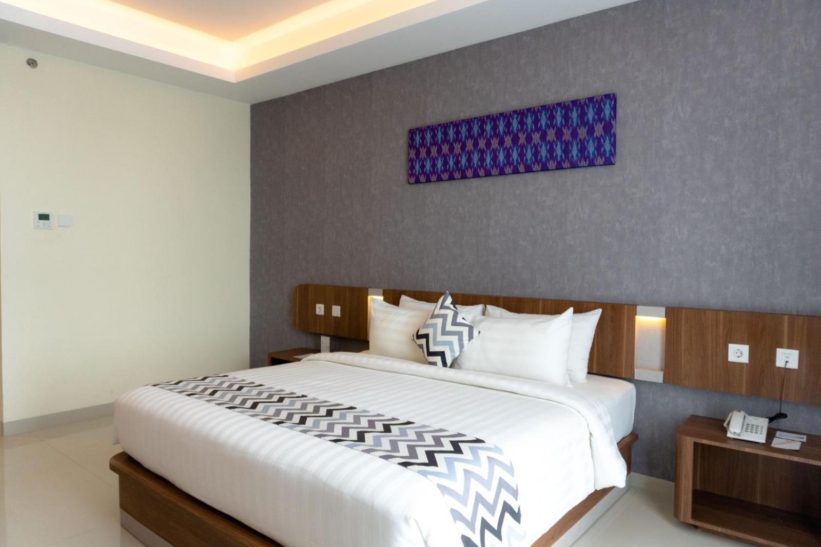 Queen Room photo 2