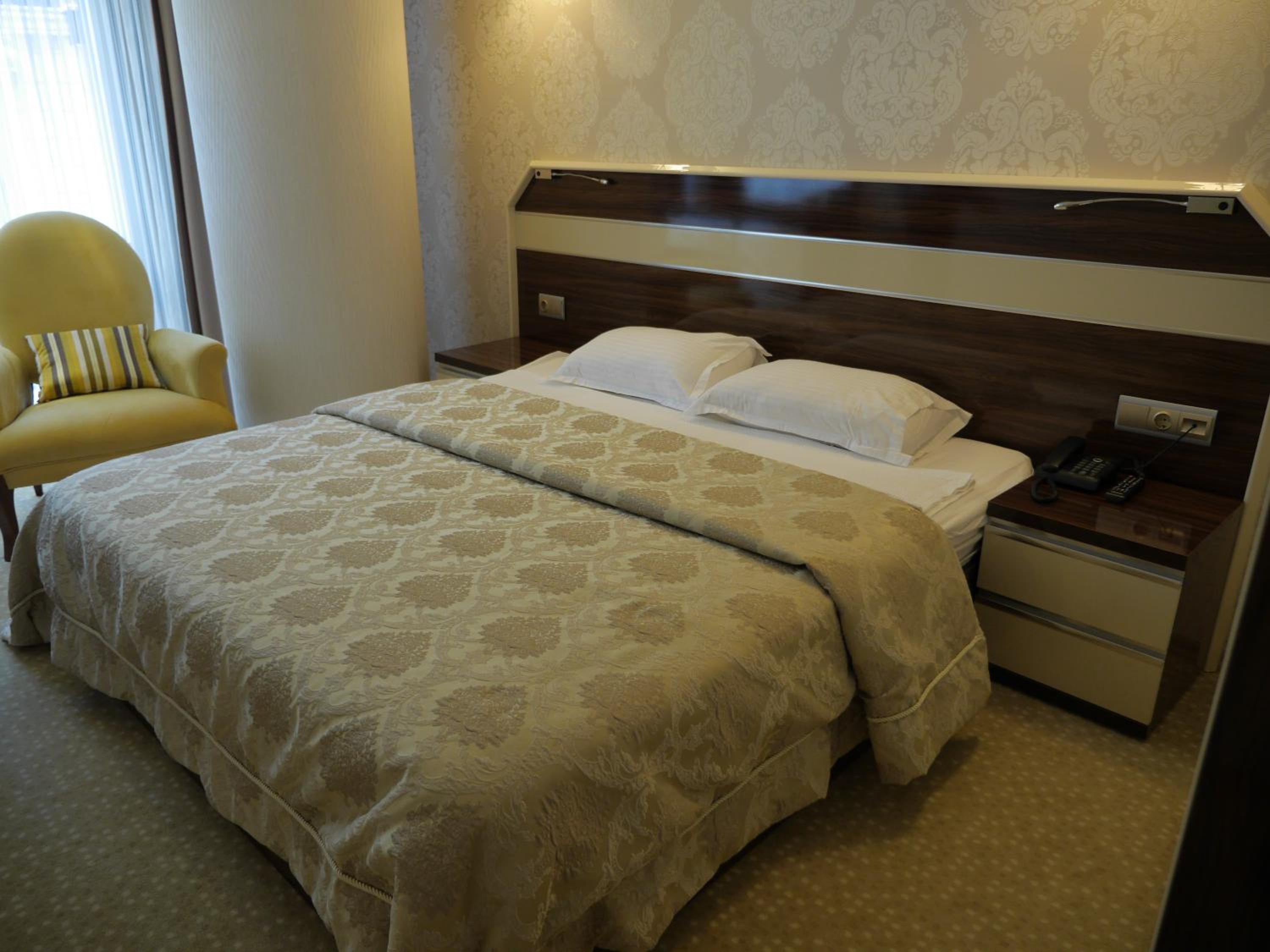 Large Double Room photo 1