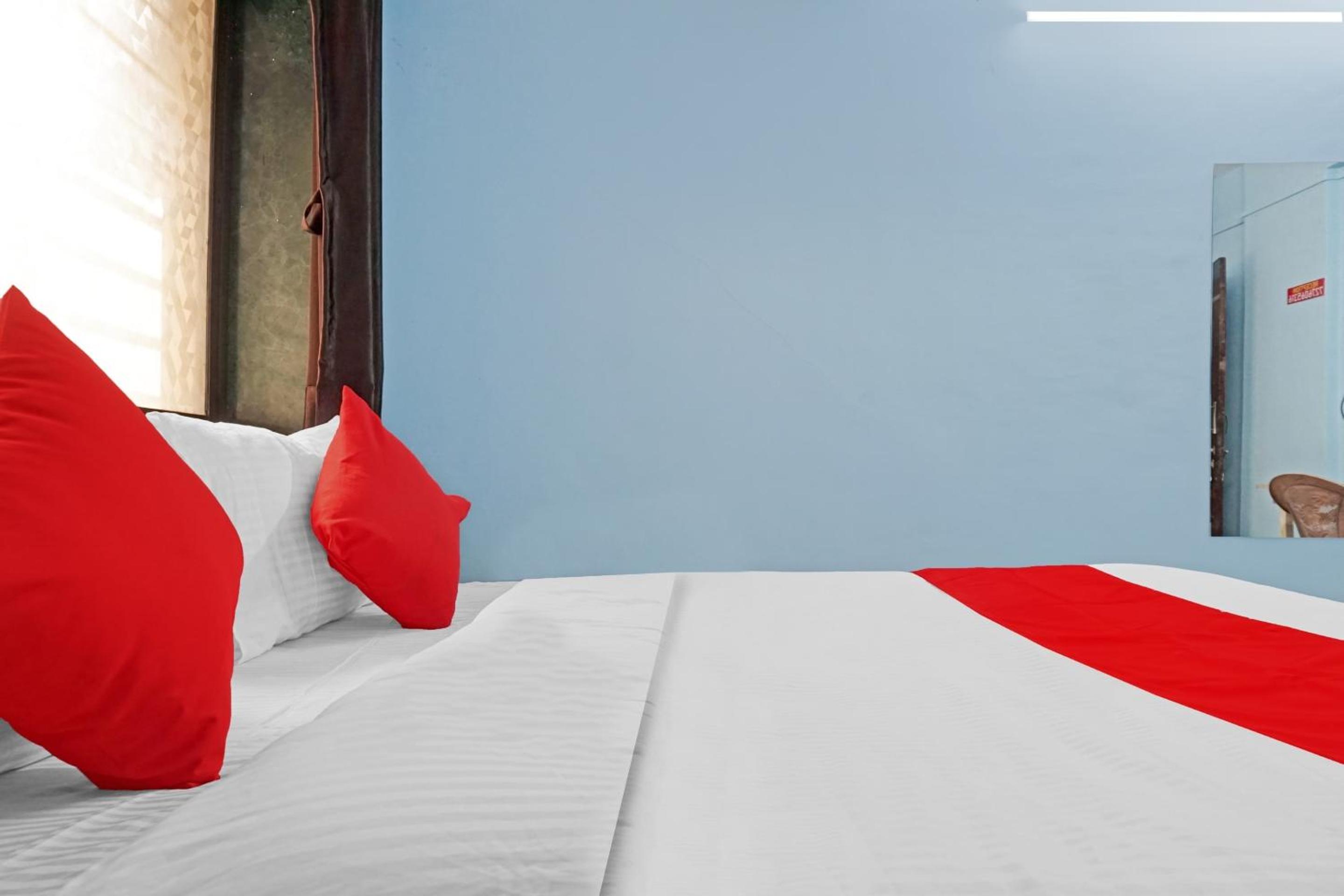 Triple Room with Balcony - Photo 8