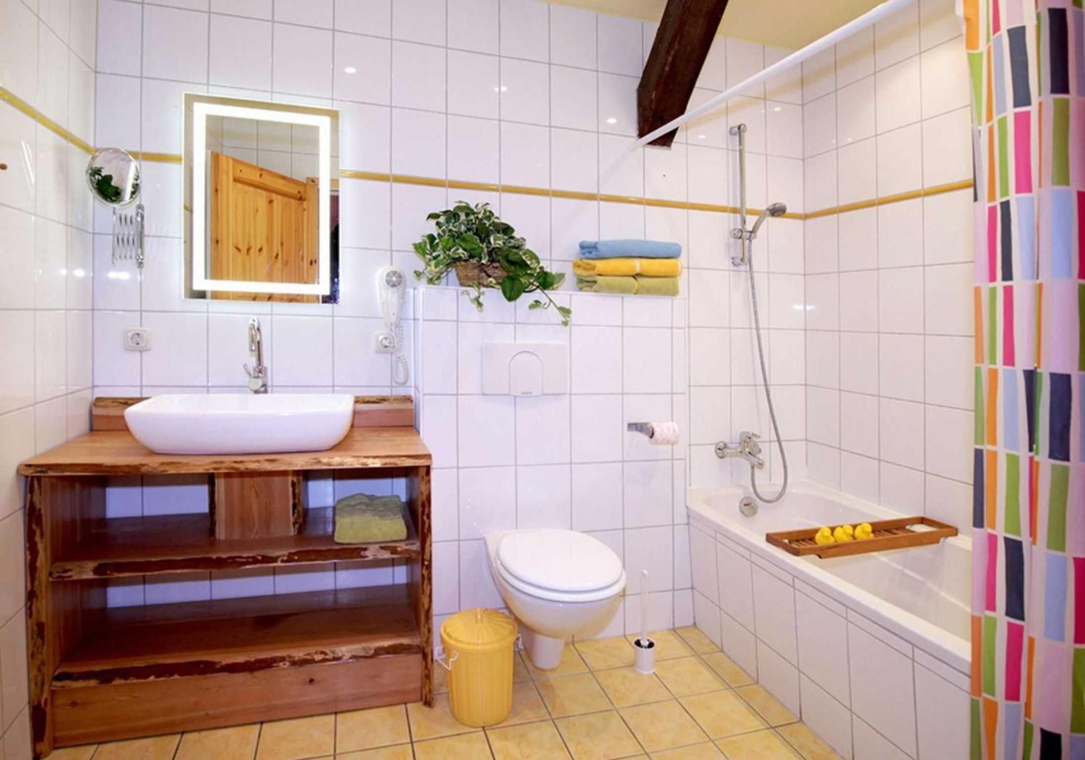 Two-Bedroom Apartment with Lake View photo 2
