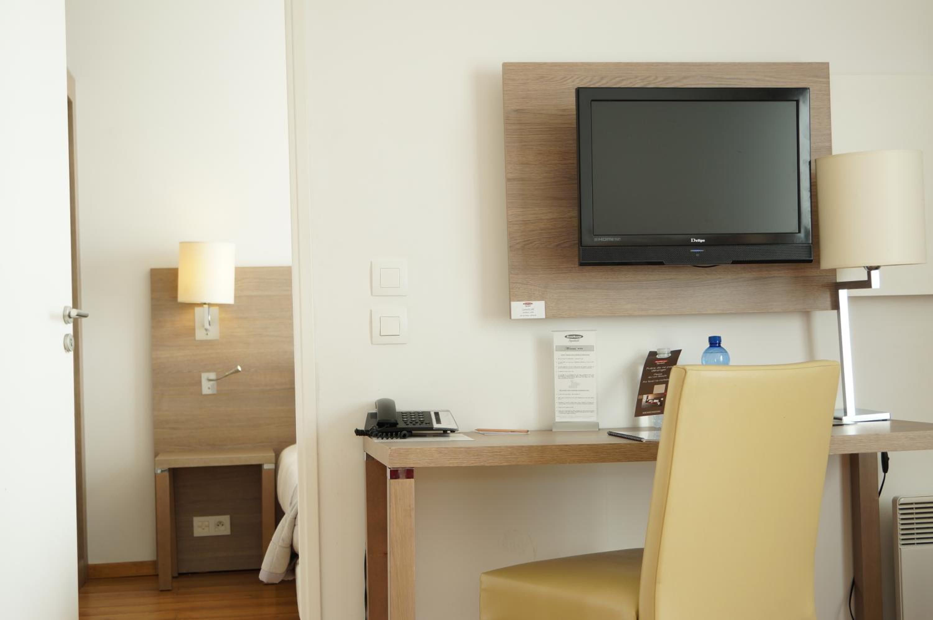 One-Bedroom Apartment (4 Adults) - Photo 5