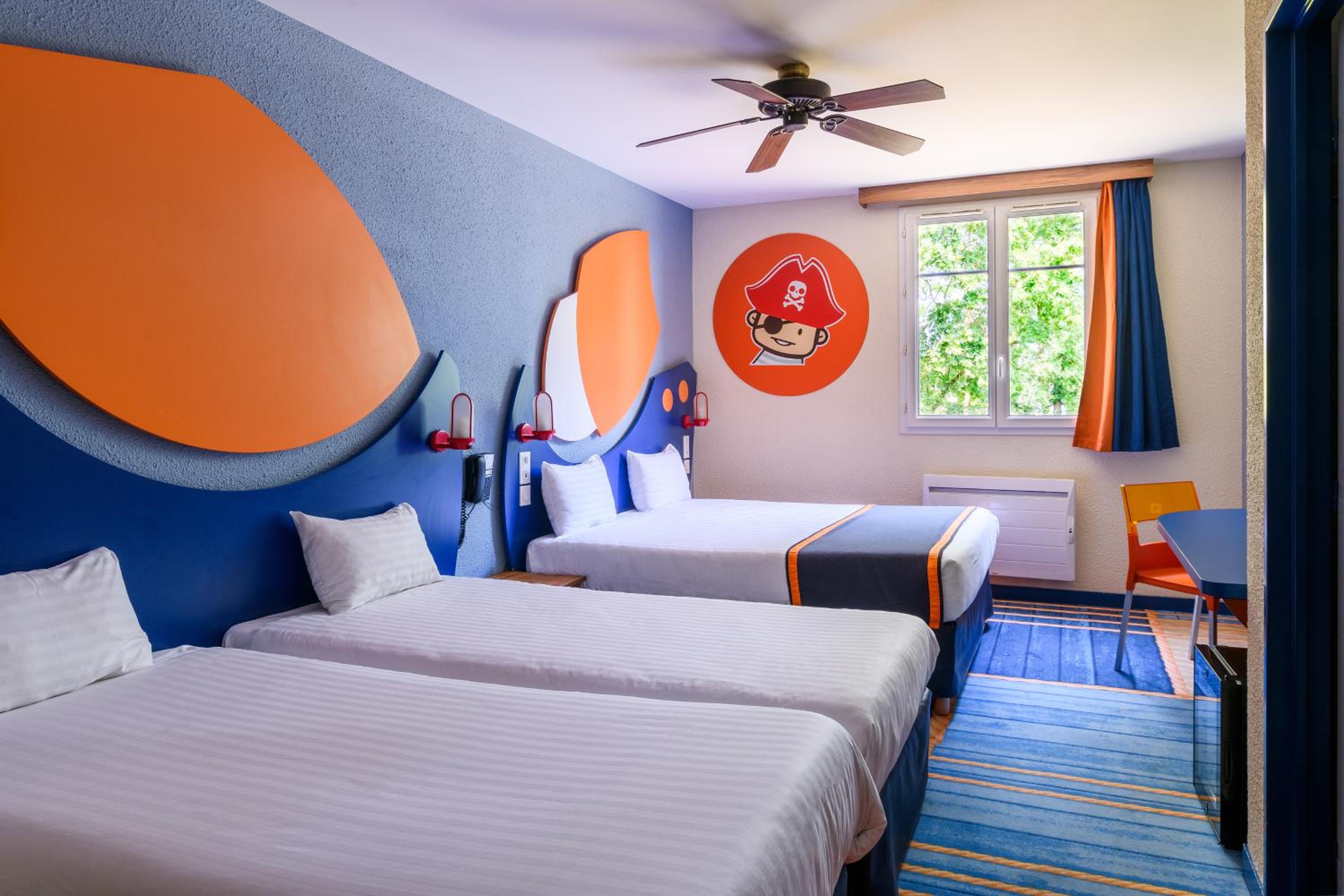Family Room (Up to 4 / Twin Beds) photo 1