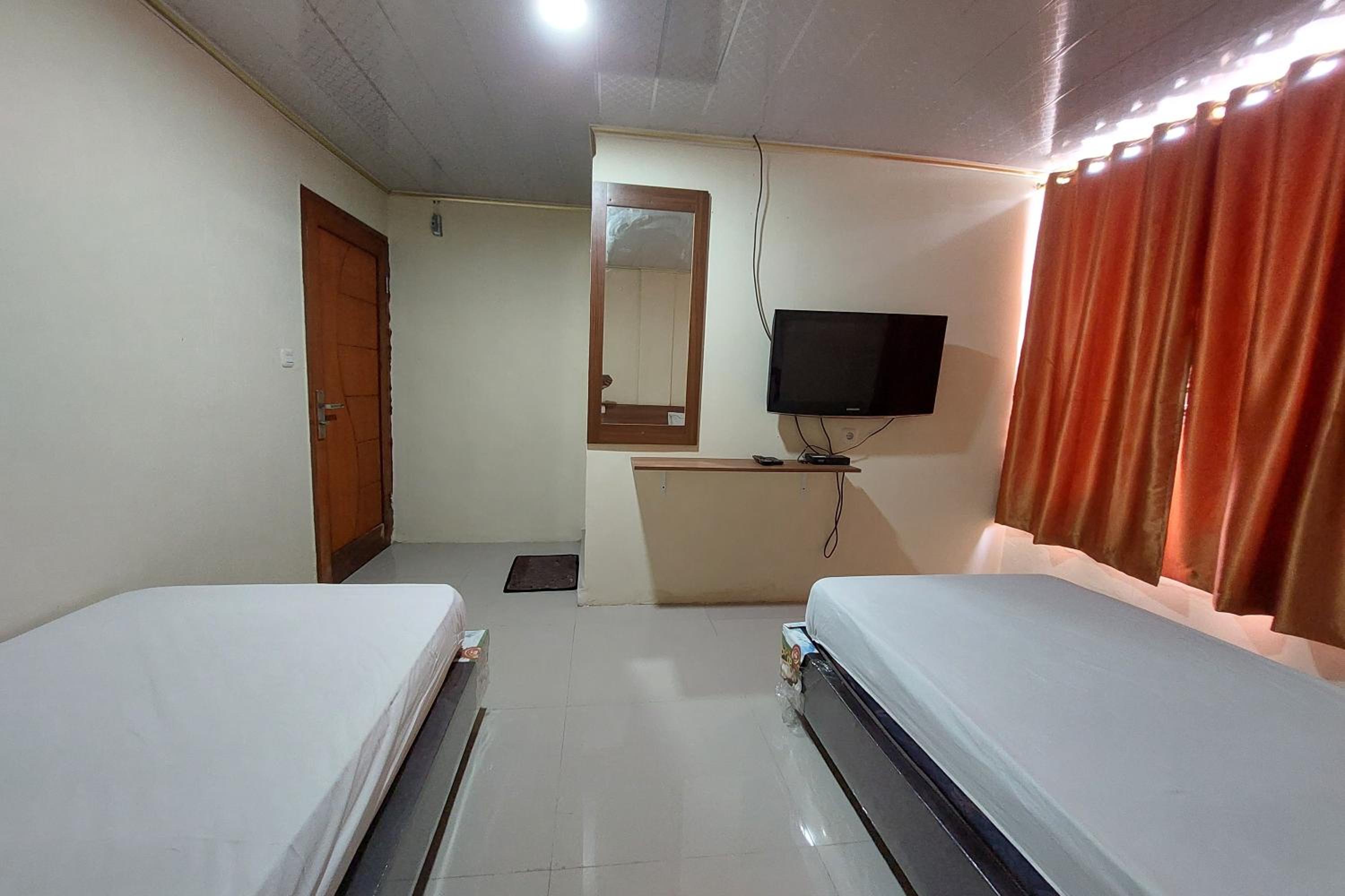 Standard Twin Room - Photo 4