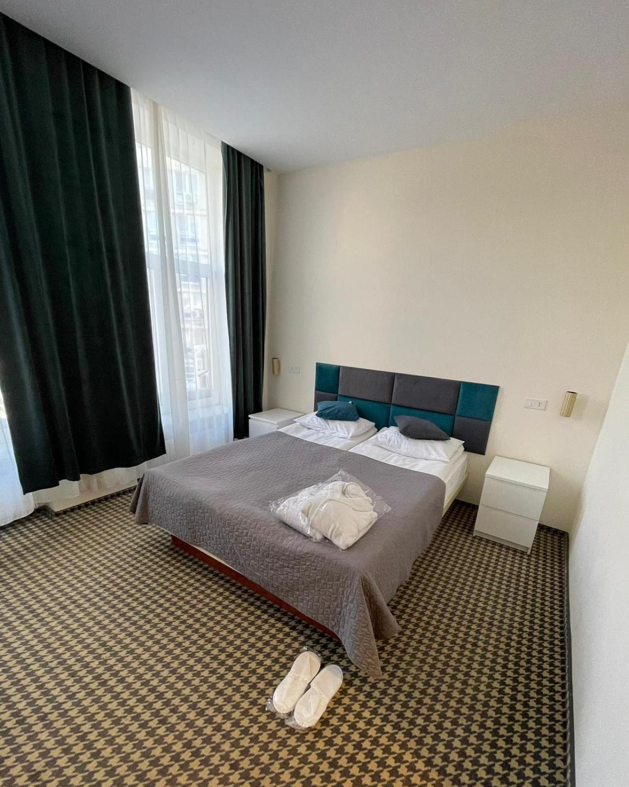 Superior King Room - Photo 8