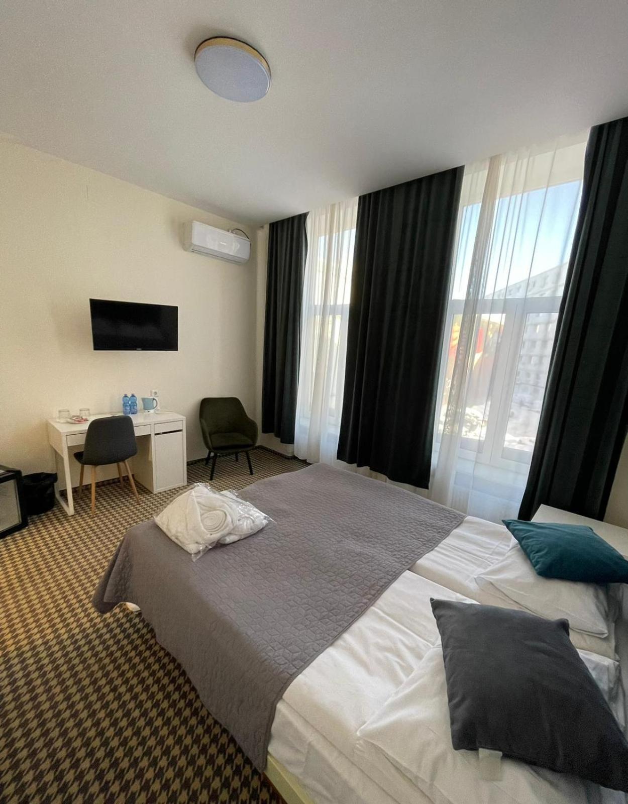 Superior King Room - Photo 3
