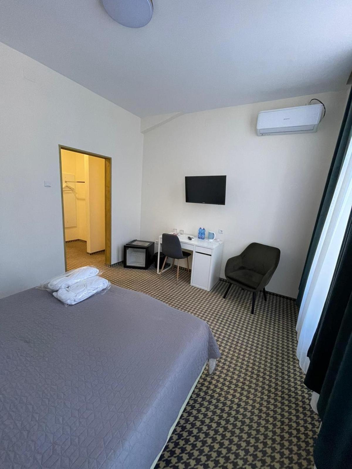 Superior King Room - Photo 4