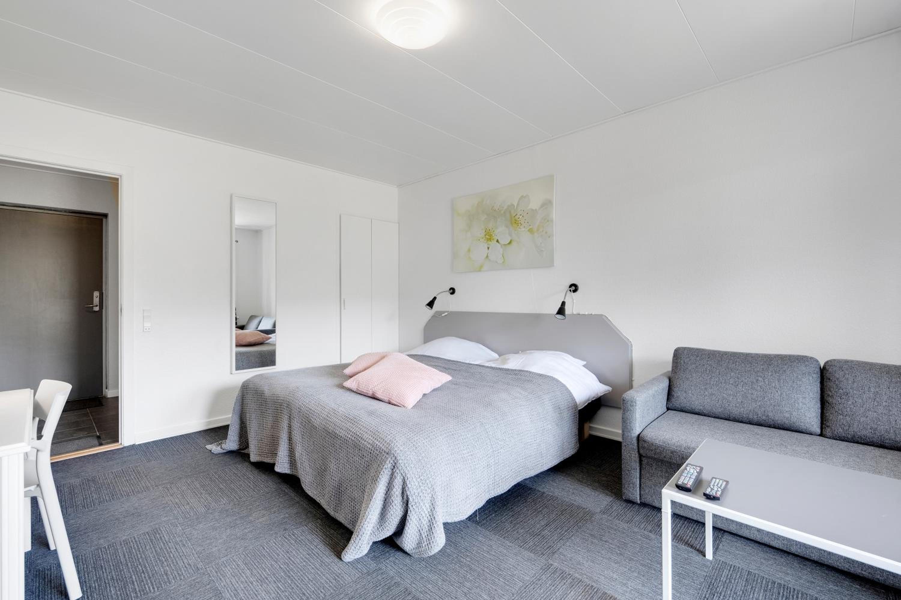 Double or Twin Room - Photo 2