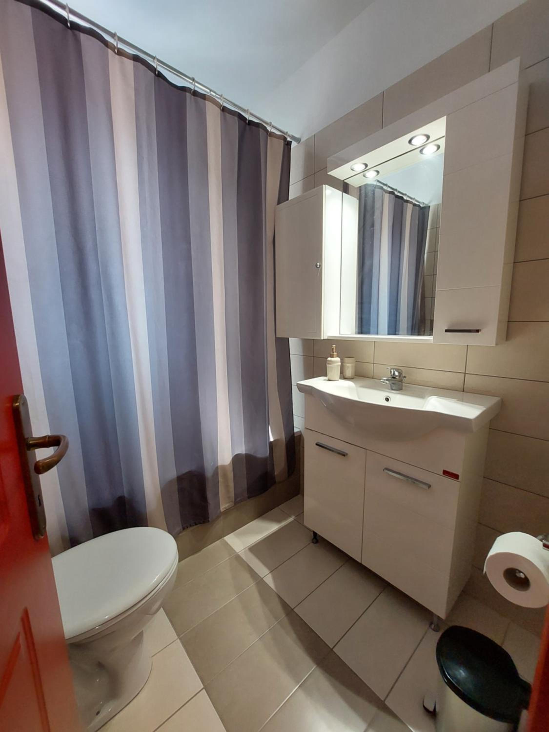 One-Bedroom Apartment - Photo 15