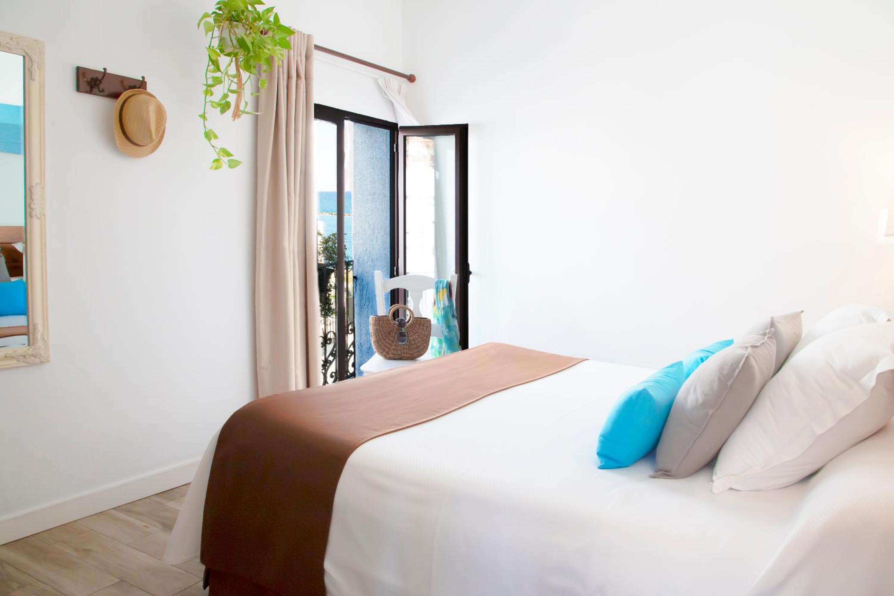 Standard Double or Twin Room - Photo 2
